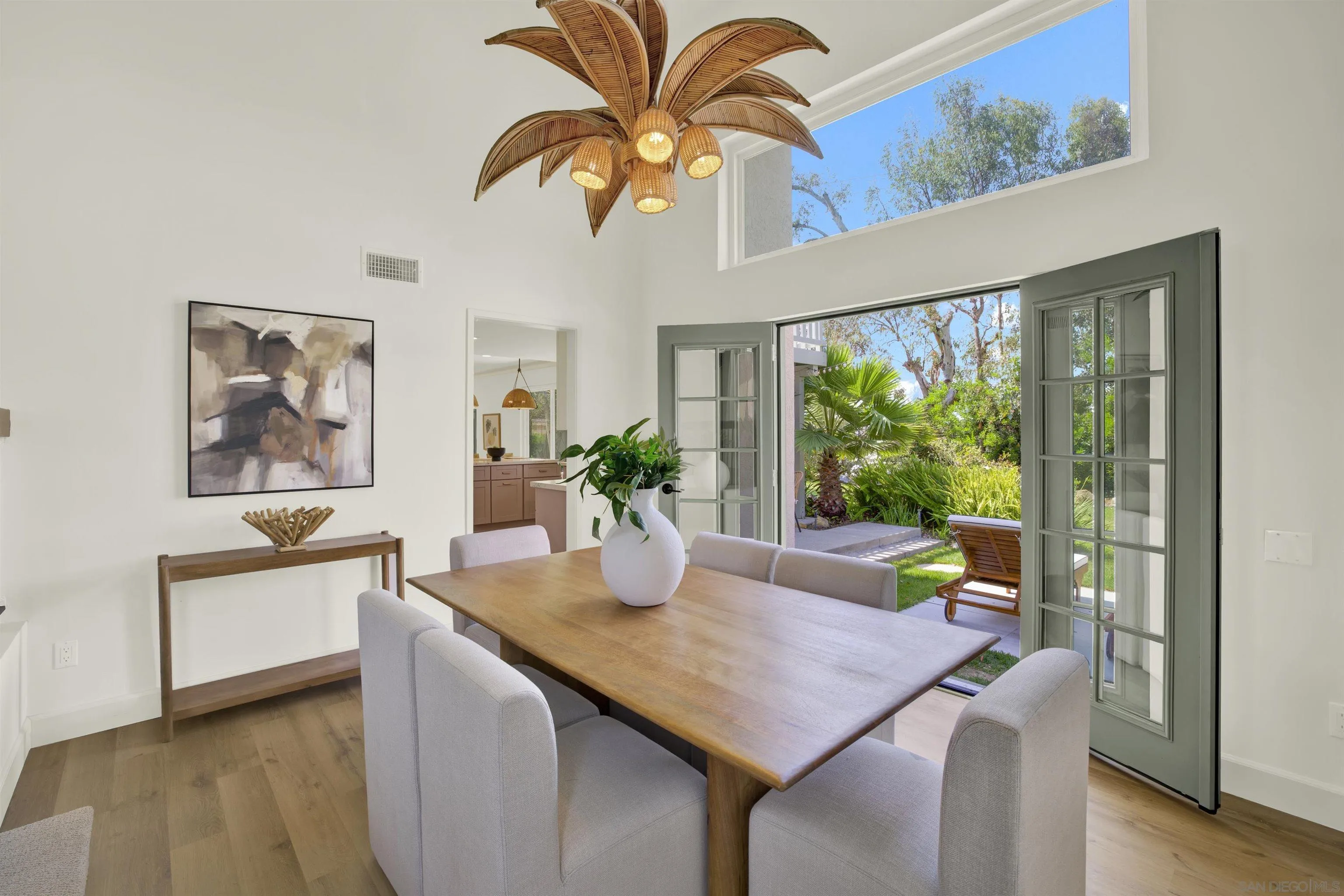 https://cdn.realtyfeed.com/cdn/127/250036524/2d54bd067cf8e1a2a3974d5ebdc949d8.webp