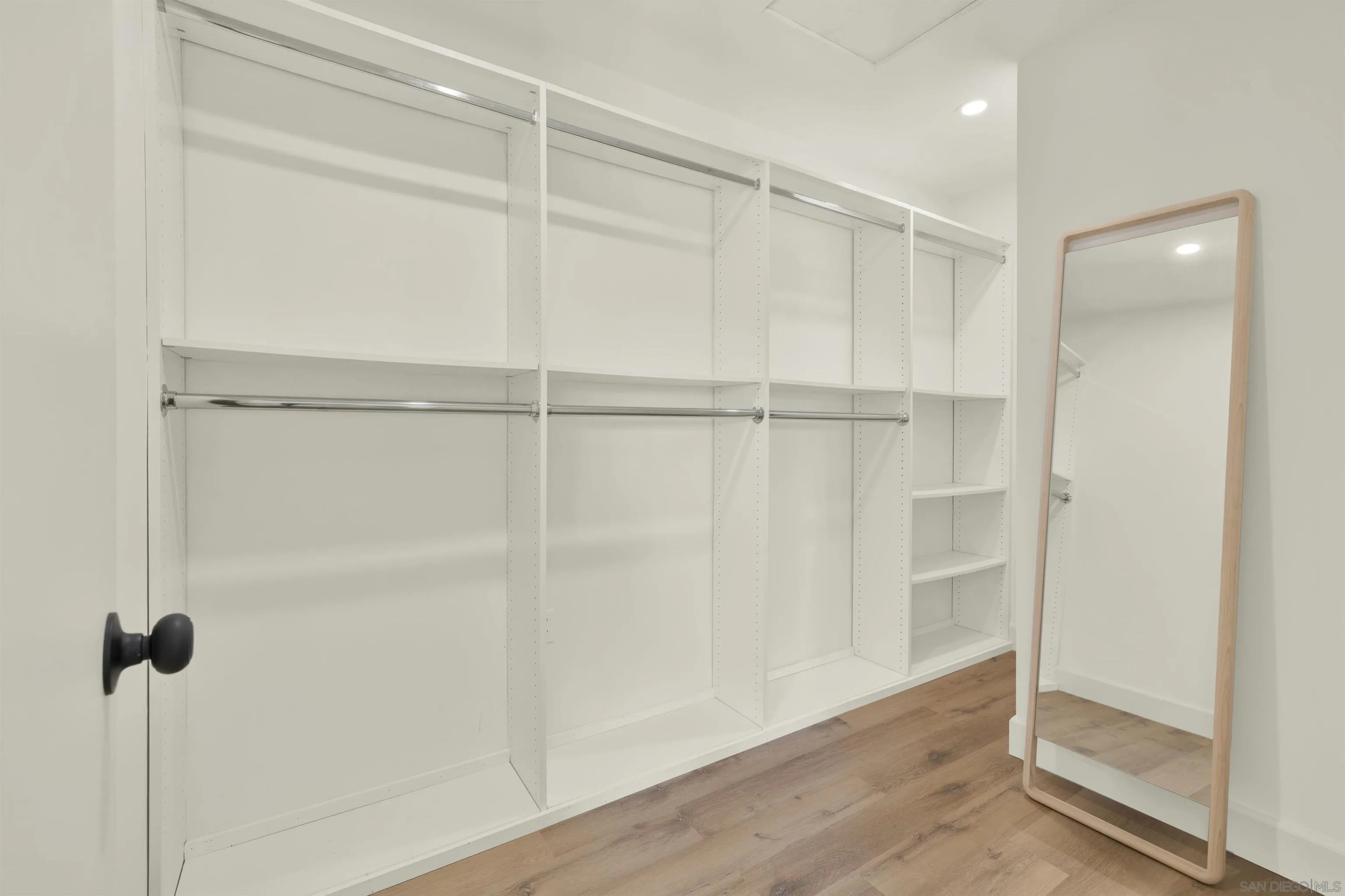 https://cdn.realtyfeed.com/cdn/127/250036524/4725f04a6f870c413180dc784dcaa882.webp