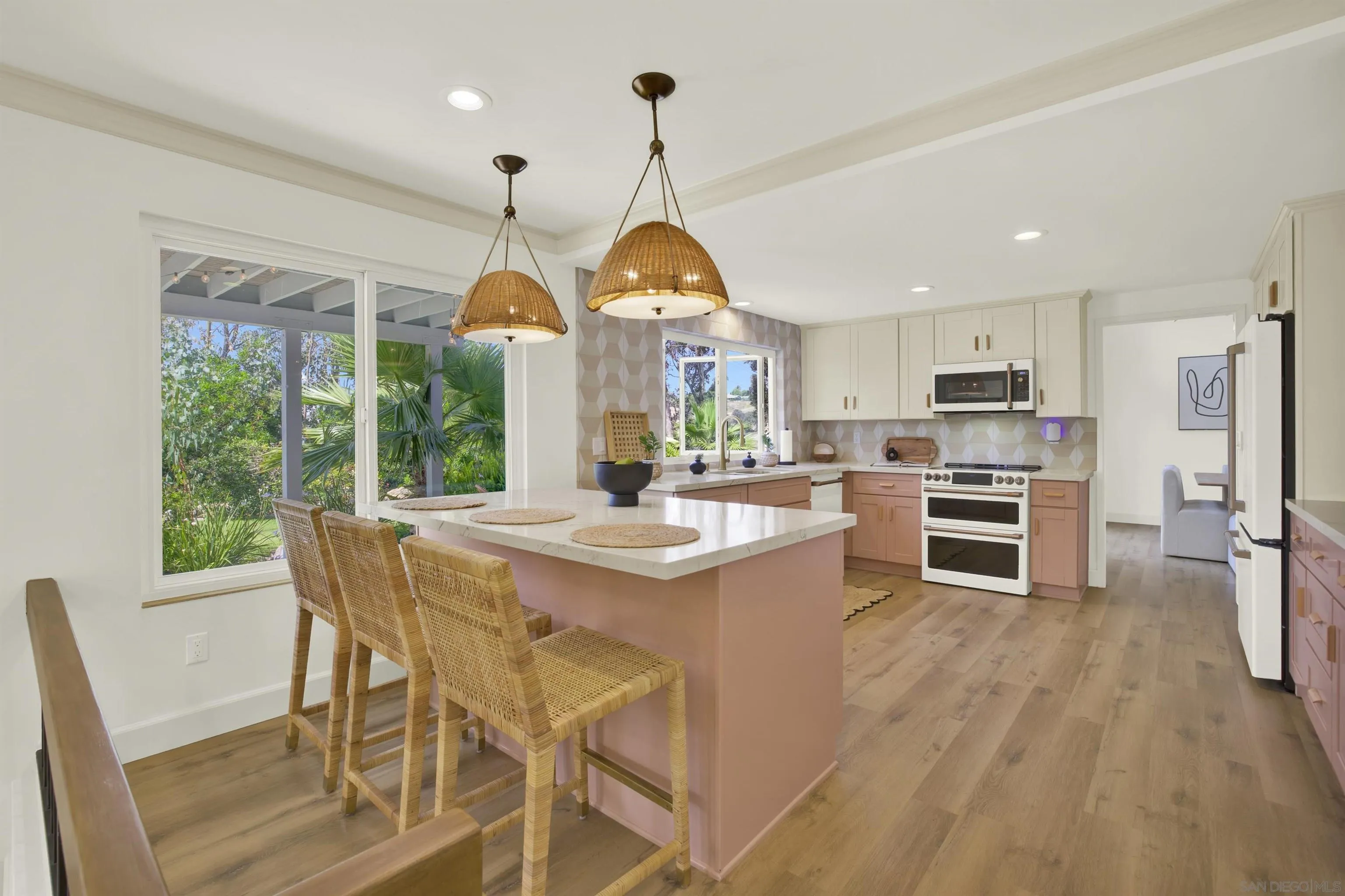 https://cdn.realtyfeed.com/cdn/127/250036524/7dbcce26dc1d933f9ed3b626bb0d908e.webp
