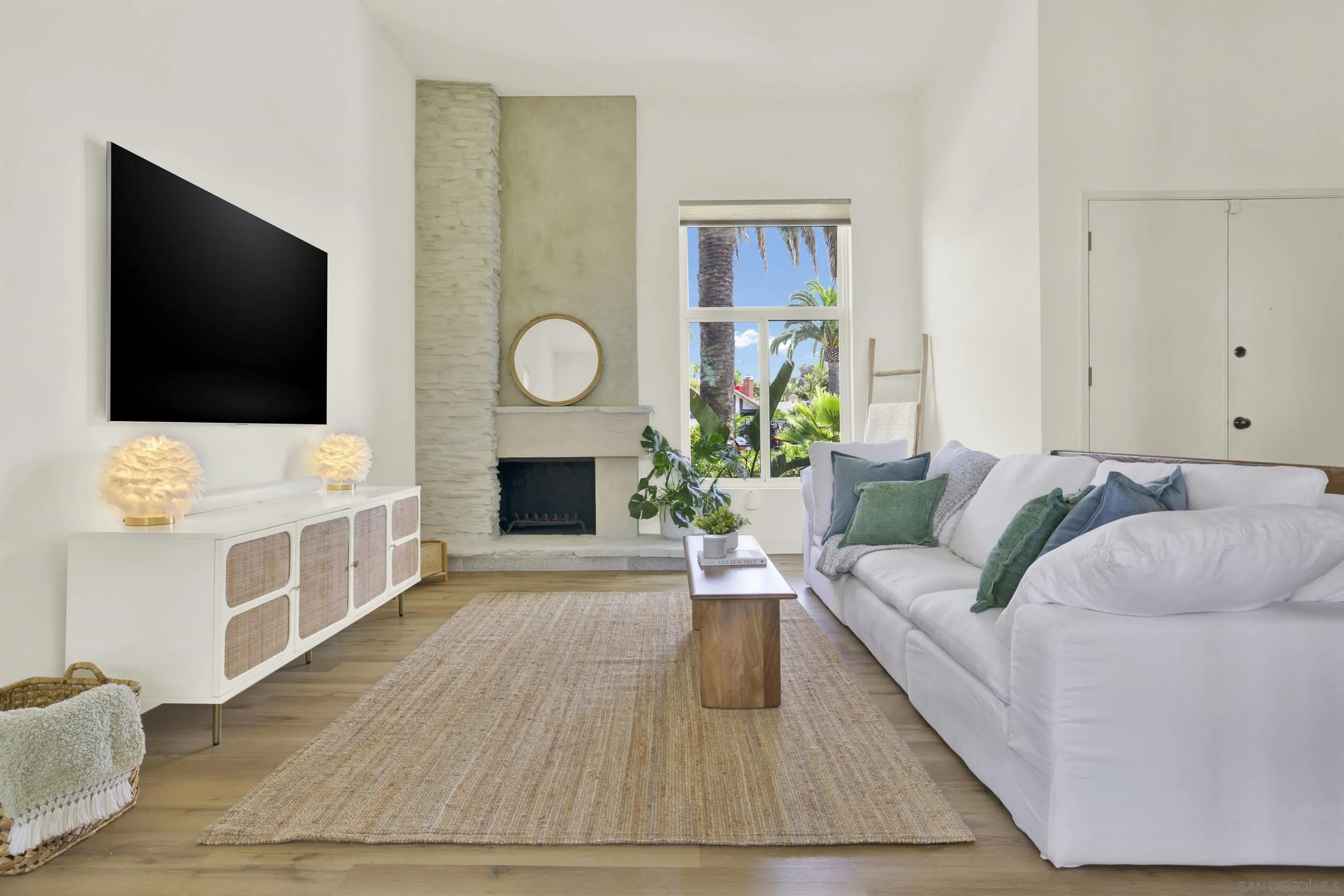 https://cdn.realtyfeed.com/cdn/127/250036524/df089e0324cec3478a3acca477776846.webp