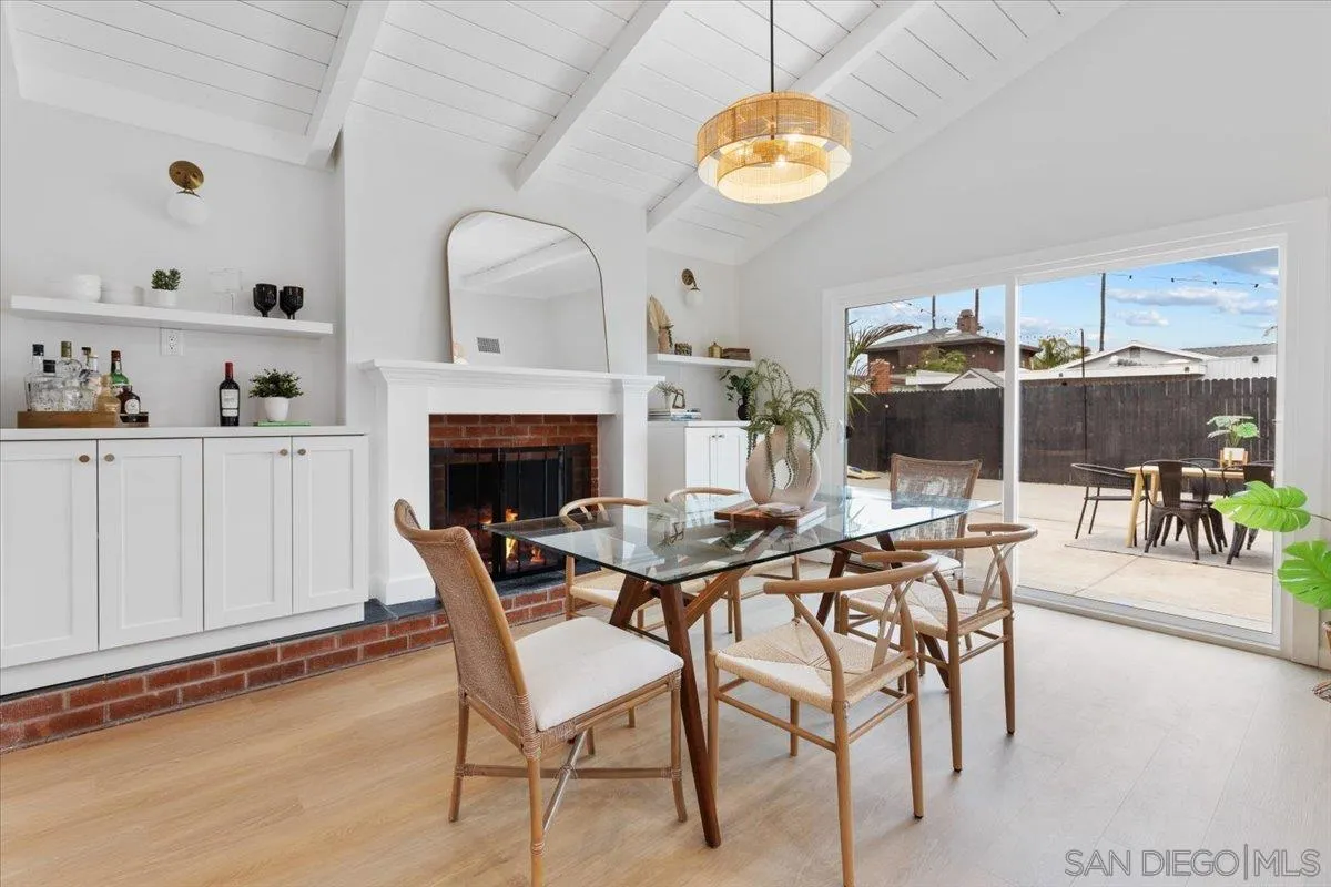 https://cdn.realtyfeed.com/cdn/127/250036525/03b86ffb59f905f35ff934593d377ce1.webp