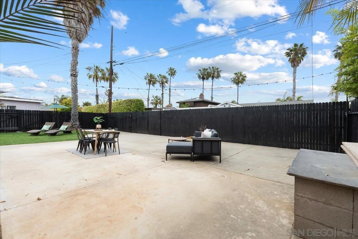 https://cdn.realtyfeed.com/cdn/127/250036525/6773567e69bc525afd0683605ec6fd5f.webp