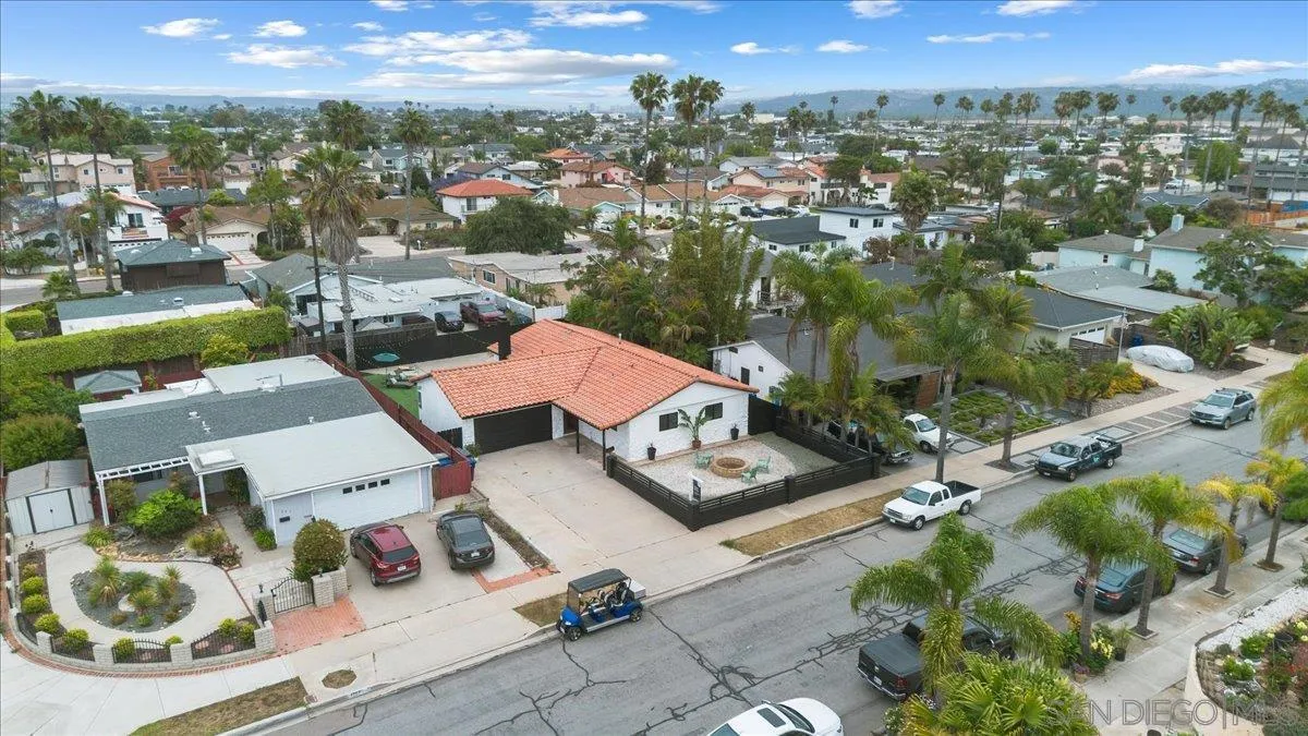 https://cdn.realtyfeed.com/cdn/127/250036525/7933bf4cafc5956198e68ca74e2ffea8.webp