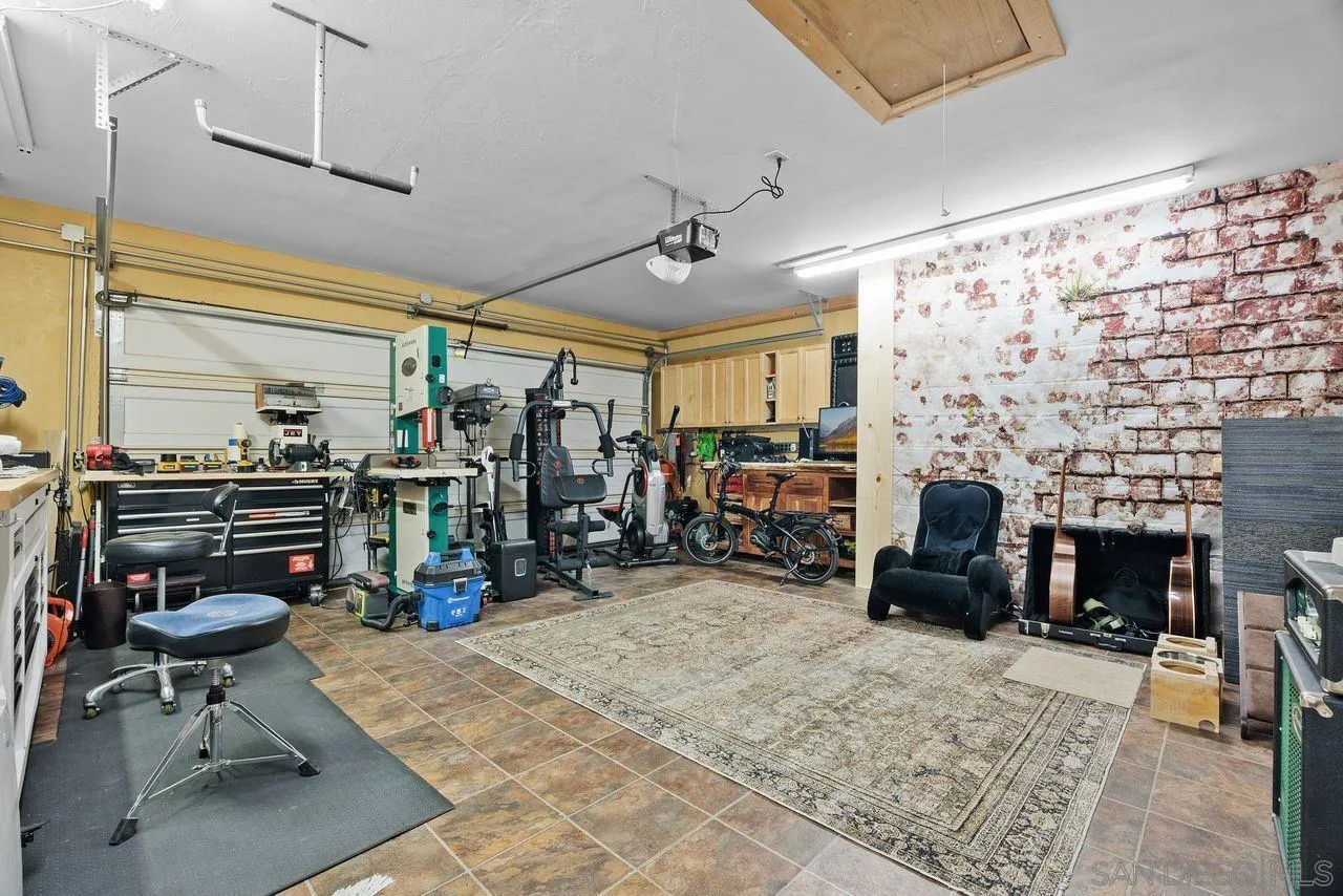 https://cdn.realtyfeed.com/cdn/127/250036528/21fc51d996e3dc9d78a8e0c820292a0e.webp
