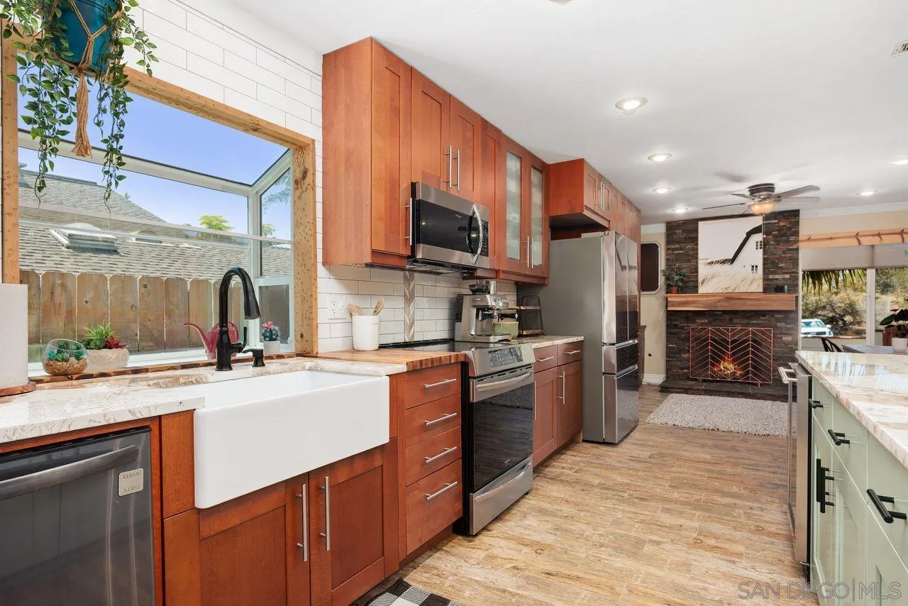 https://cdn.realtyfeed.com/cdn/127/250036528/725a7362ebf890571fba5ba1722abecc.webp