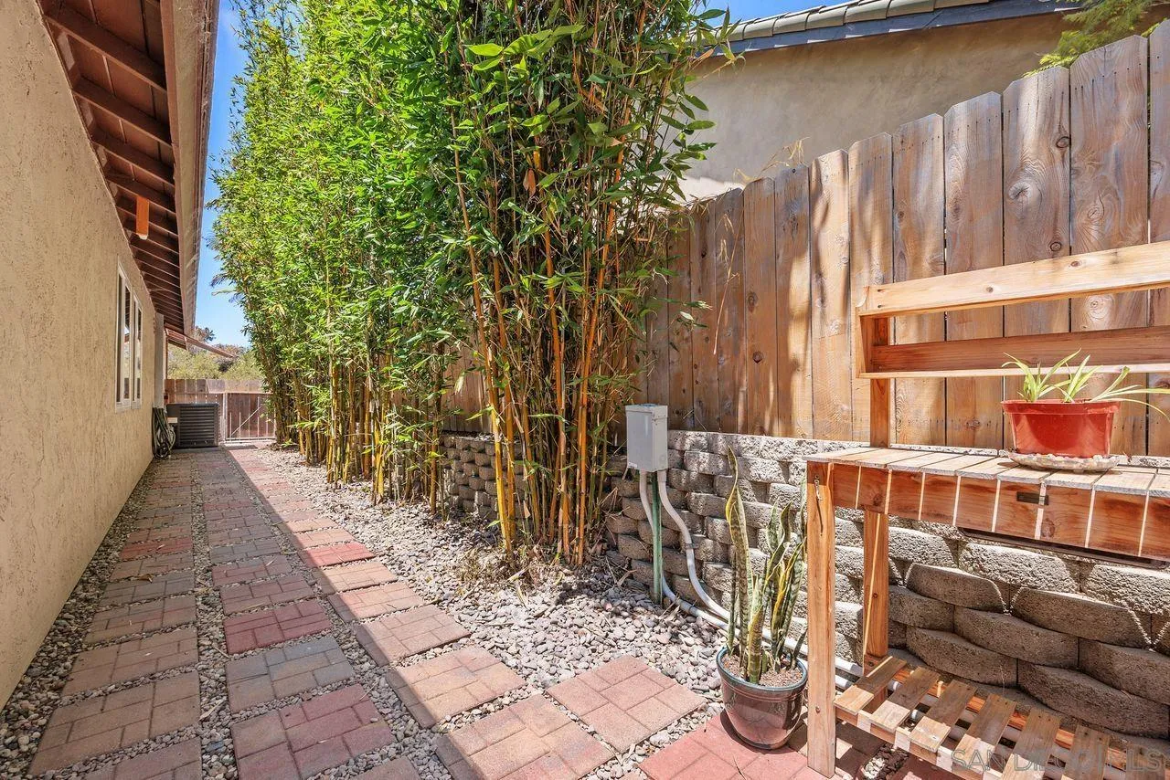 https://cdn.realtyfeed.com/cdn/127/250036528/8ea1c1cee68502a7ad2bed886c9d1ffb.webp