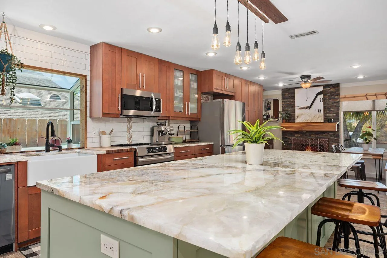 https://cdn.realtyfeed.com/cdn/127/250036528/dfc05b94385a6e76a07b6b6e7436c34d.webp