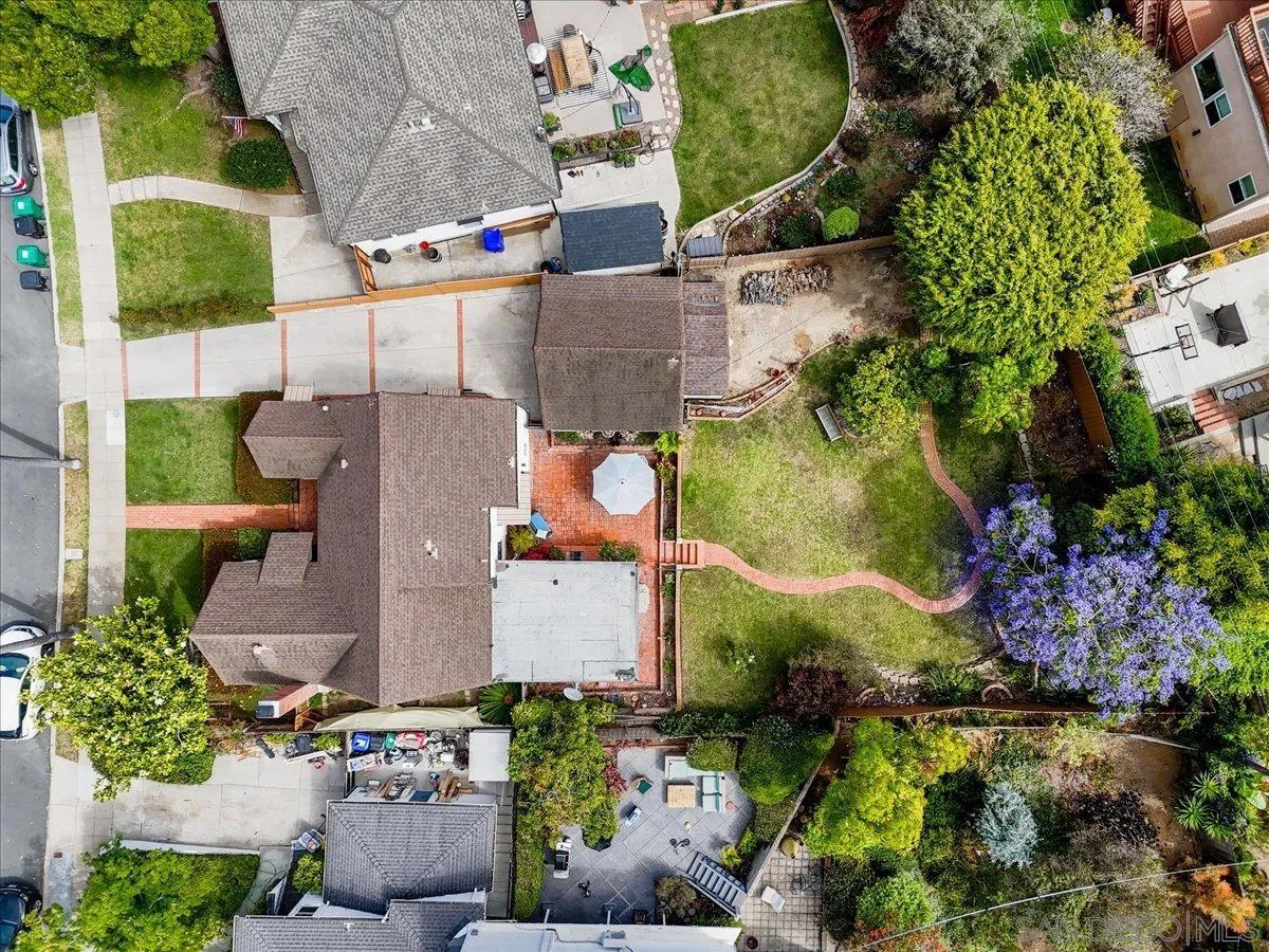 https://cdn.realtyfeed.com/cdn/127/250036529/34907df8a6ed22049114d9b8b80d4418.webp