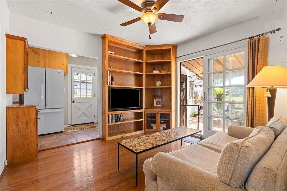 https://cdn.realtyfeed.com/cdn/127/250036529/4988e8a74a05a0aca383685e7cb2dfc1.webp