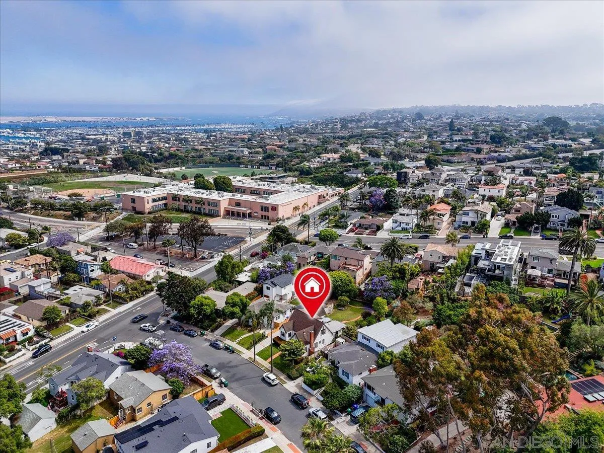 https://cdn.realtyfeed.com/cdn/127/250036529/5003b34e440aeab161bbd2c2bc586870.webp