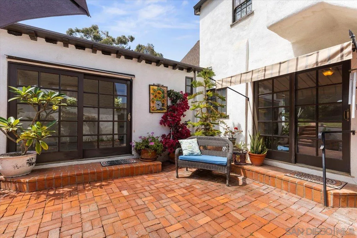 https://cdn.realtyfeed.com/cdn/127/250036529/5182dcc59ac9abd8beae3f06e0a3e4e1.webp