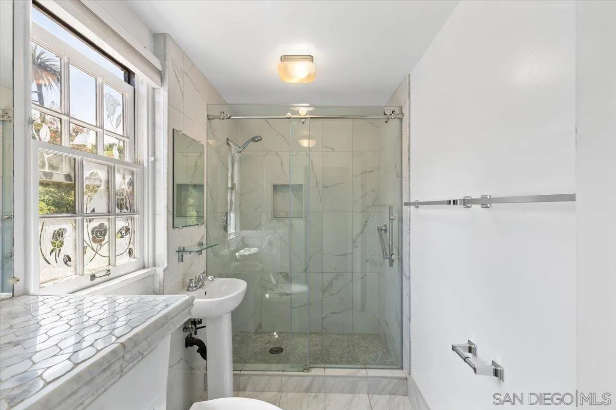 https://cdn.realtyfeed.com/cdn/127/250036529/5234b0719f4db3fe5e1f791e70b6e2f4.webp