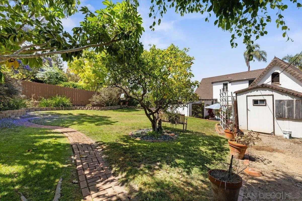 https://cdn.realtyfeed.com/cdn/127/250036529/5b14e20e23667cfd7423966c64641fb7.webp