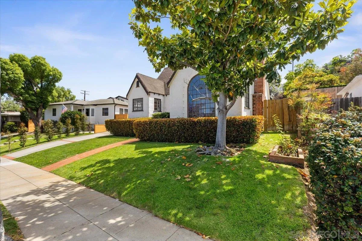 https://cdn.realtyfeed.com/cdn/127/250036529/73367e232cb3140eb7be7750f0ae30ba.webp