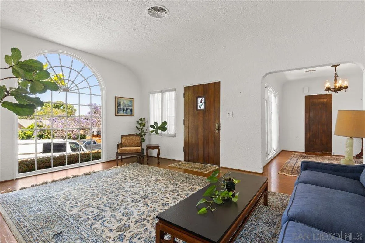 https://cdn.realtyfeed.com/cdn/127/250036529/b288a960c38054b28a3987dc704192ac.webp