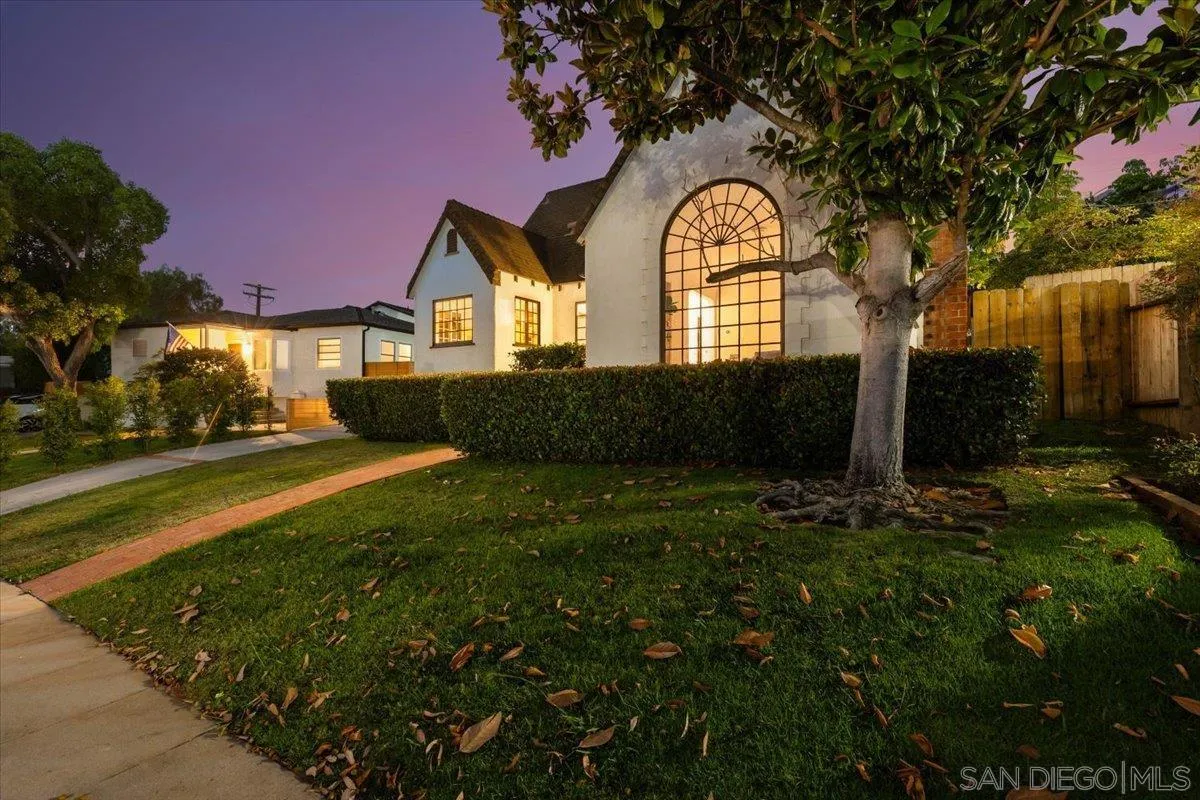 https://cdn.realtyfeed.com/cdn/127/250036529/b79401b5cd2c23eb6b05ceebf2cb9fd7.webp