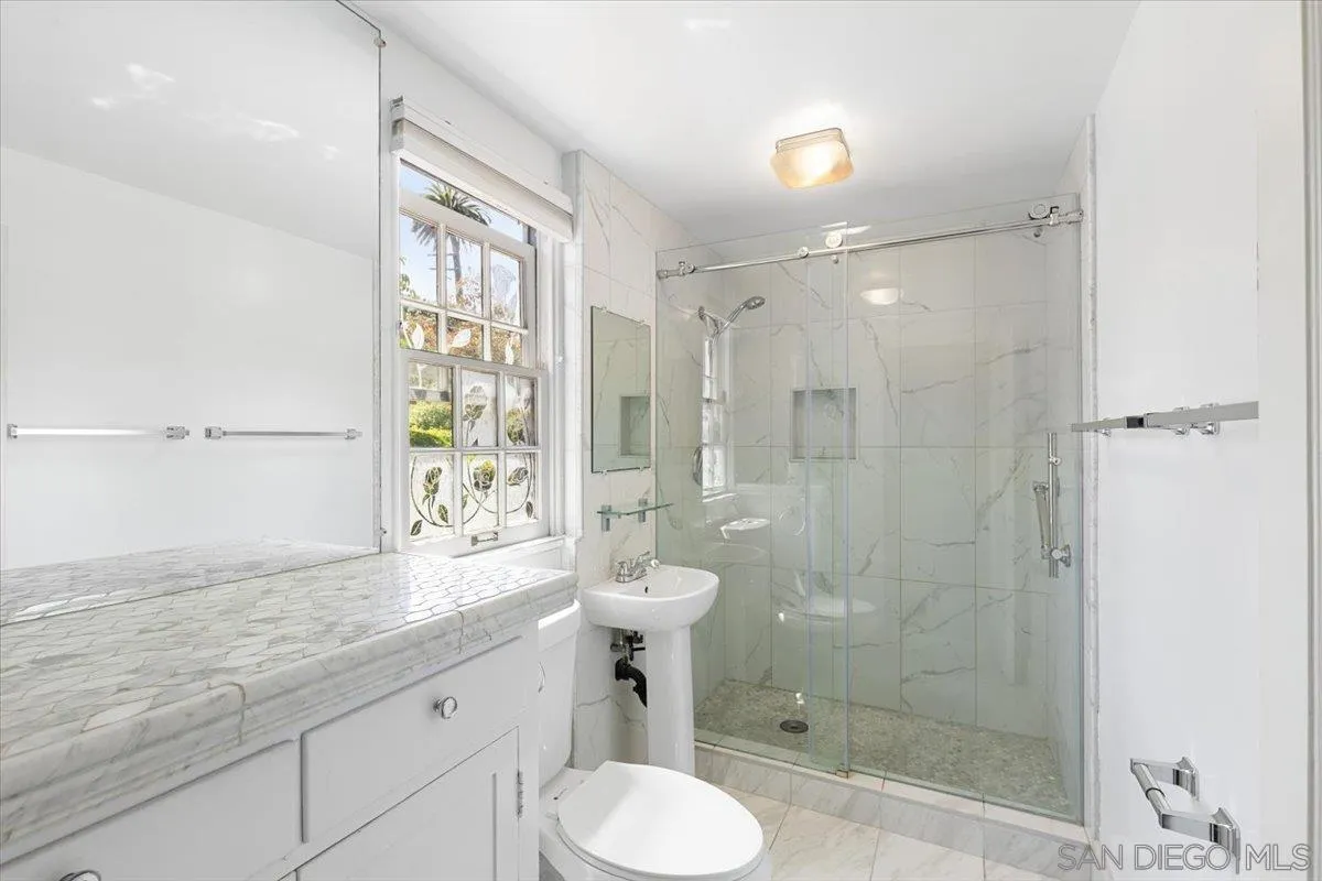 https://cdn.realtyfeed.com/cdn/127/250036529/cd6cc82ea5a0ca1c0e58f5aa0b1deb6d.webp