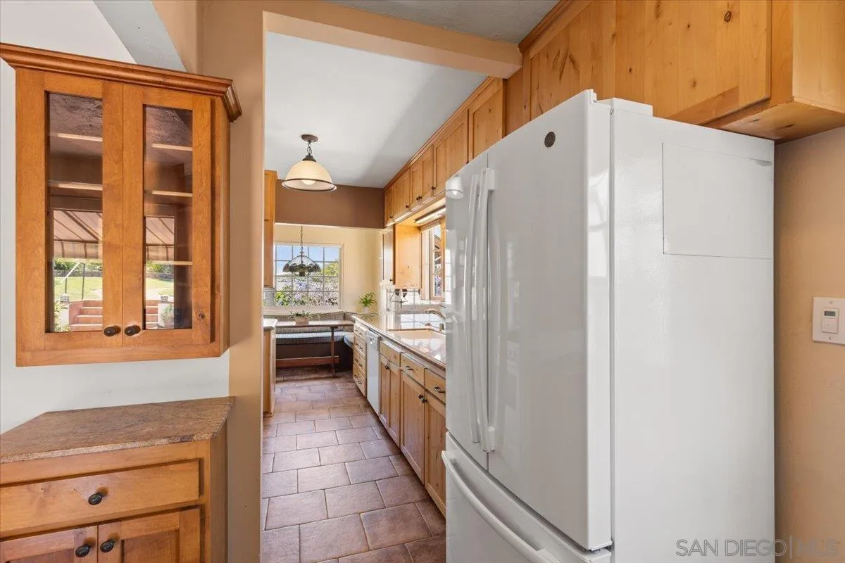 https://cdn.realtyfeed.com/cdn/127/250036529/dad4240ee1f333c7739aad078796c335.webp