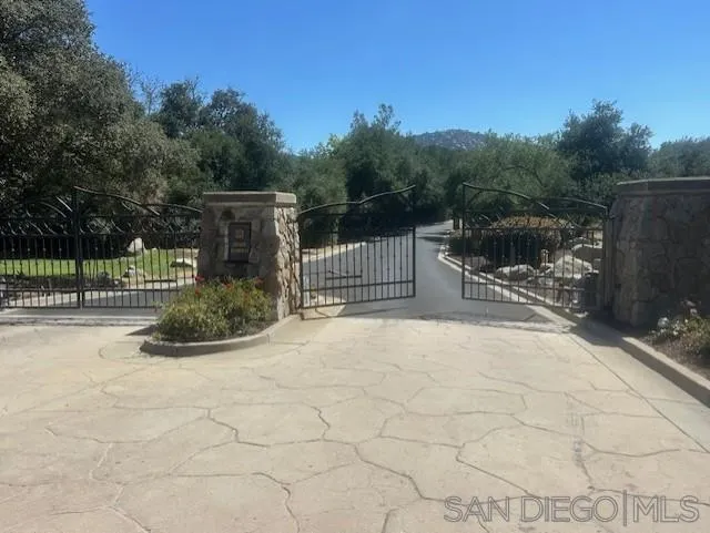 https://cdn.realtyfeed.com/cdn/127/250036532/417d6fa3aca2b417b5ee2e7894801156.webp