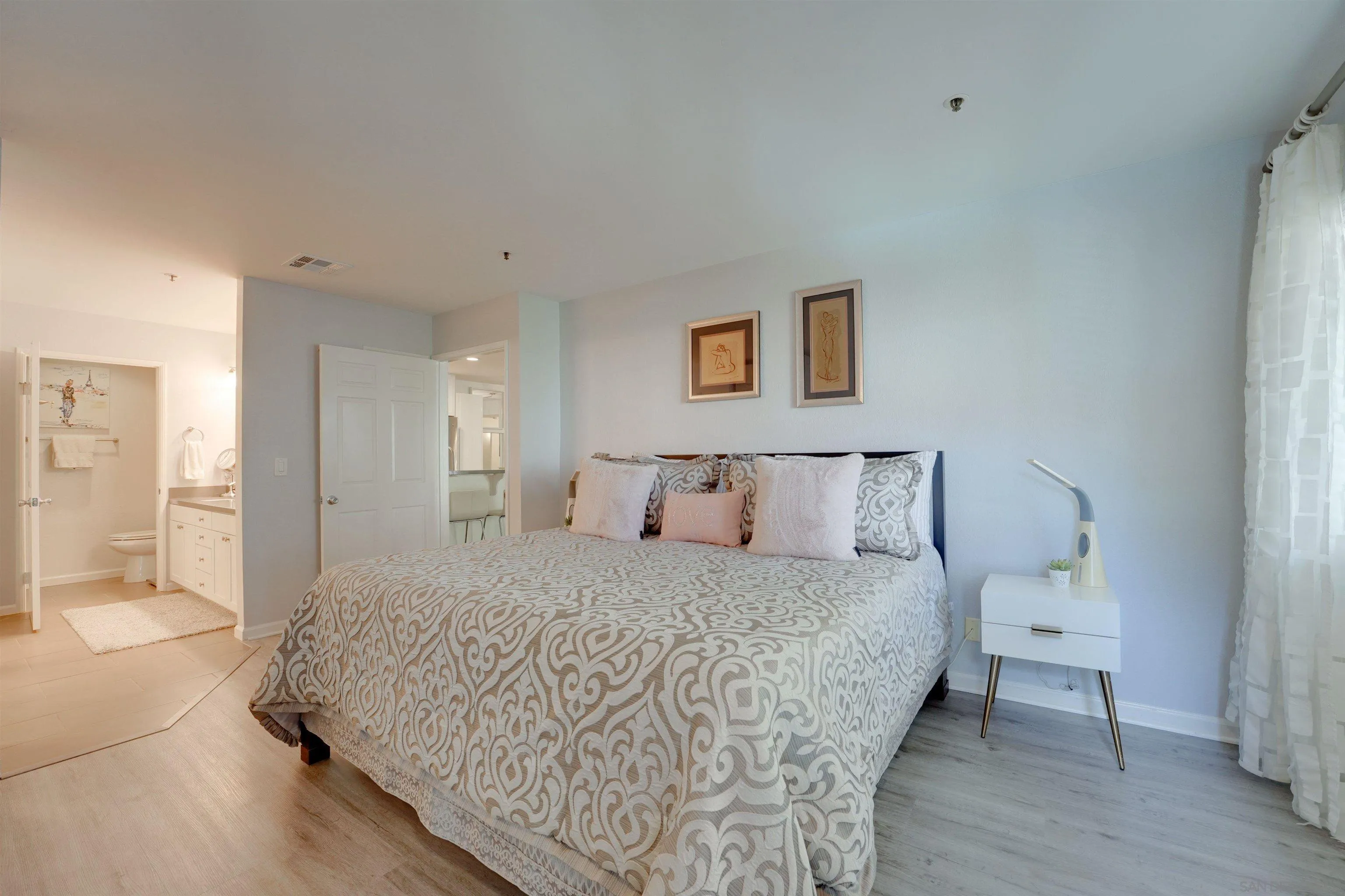 https://cdn.realtyfeed.com/cdn/127/250036534/426477b8a254e74bcfc4f780e5833c5b.webp