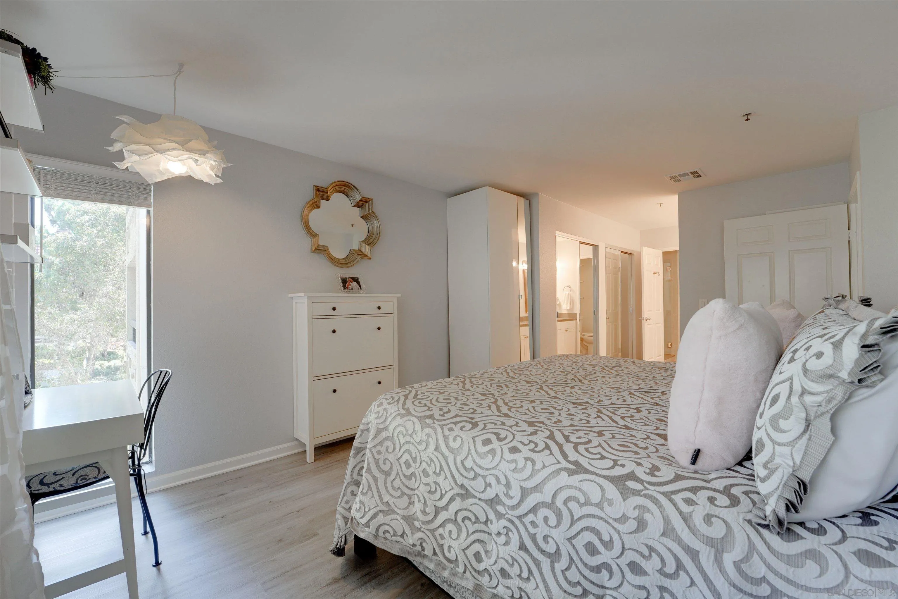 https://cdn.realtyfeed.com/cdn/127/250036534/600d24e916c29d57e7b546dfe664ec84.webp