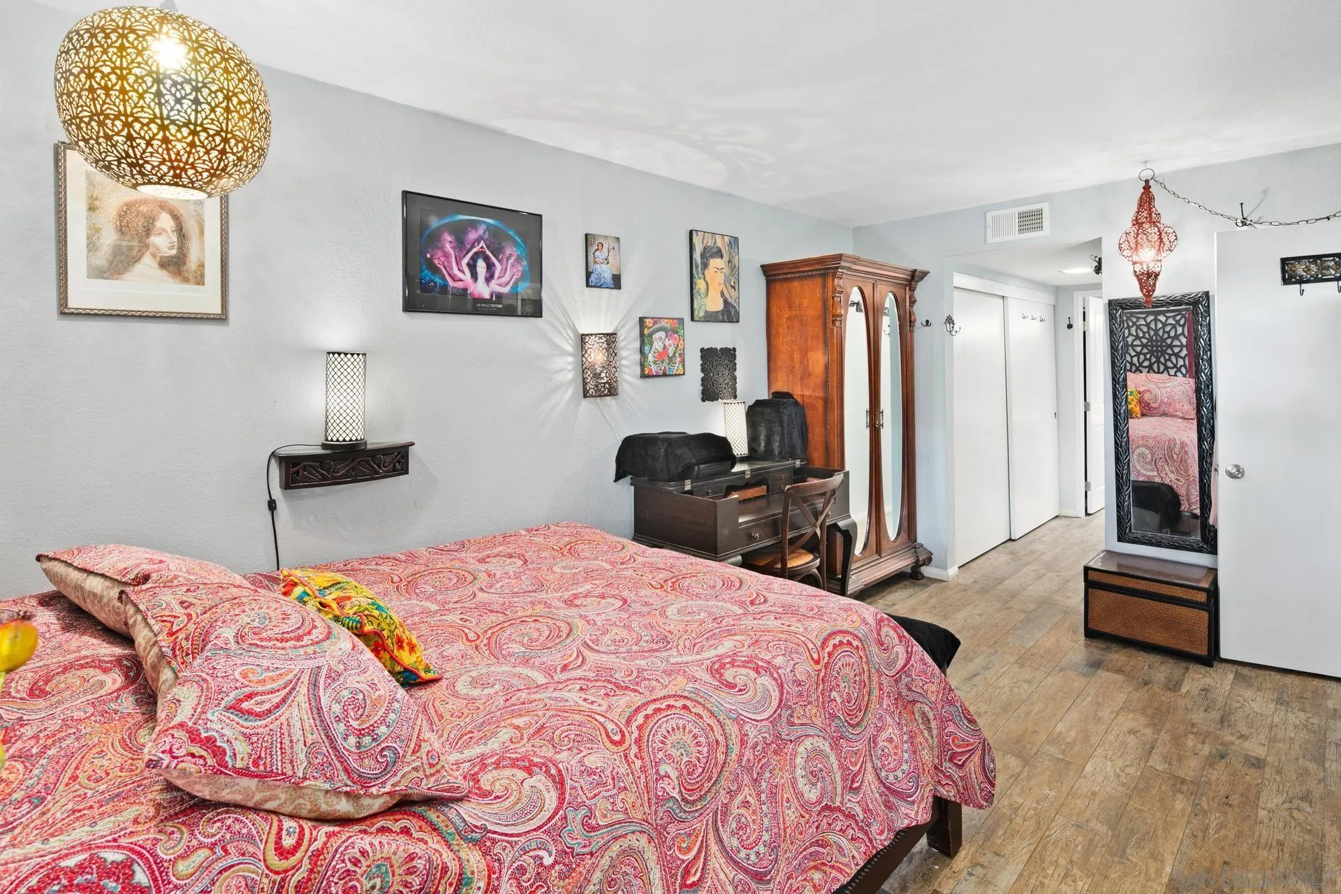 https://cdn.realtyfeed.com/cdn/127/250036535/1fd8987f061748238a85867c58cee235.webp