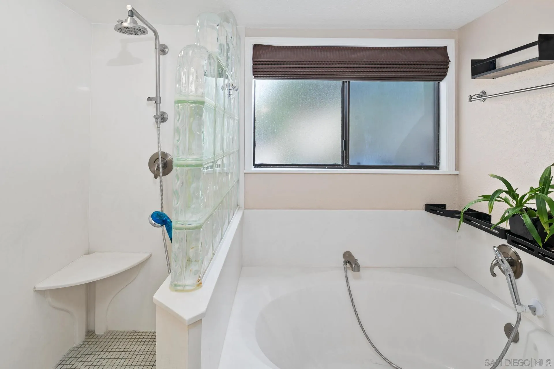 https://cdn.realtyfeed.com/cdn/127/250036535/5807b3decf5464ed626b828dc47a514d.webp