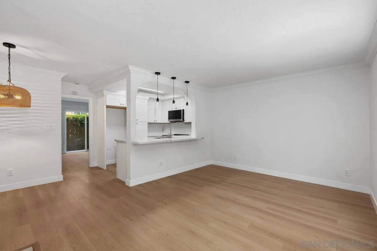 https://cdn.realtyfeed.com/cdn/127/250036536/a02a1cc084f1951594c726128f03980b.webp