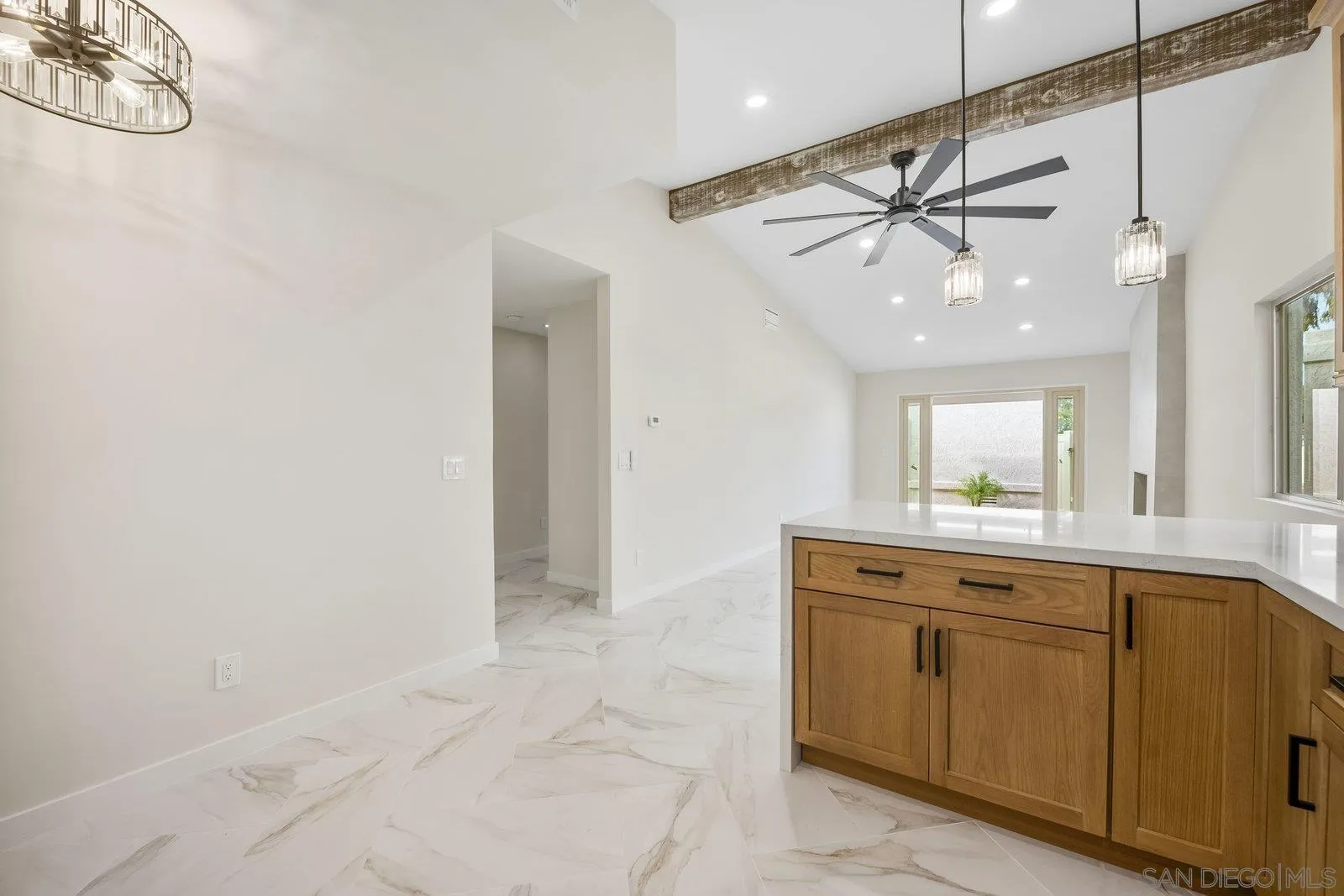 Photo #8: 250036537 Listing: Photo #8