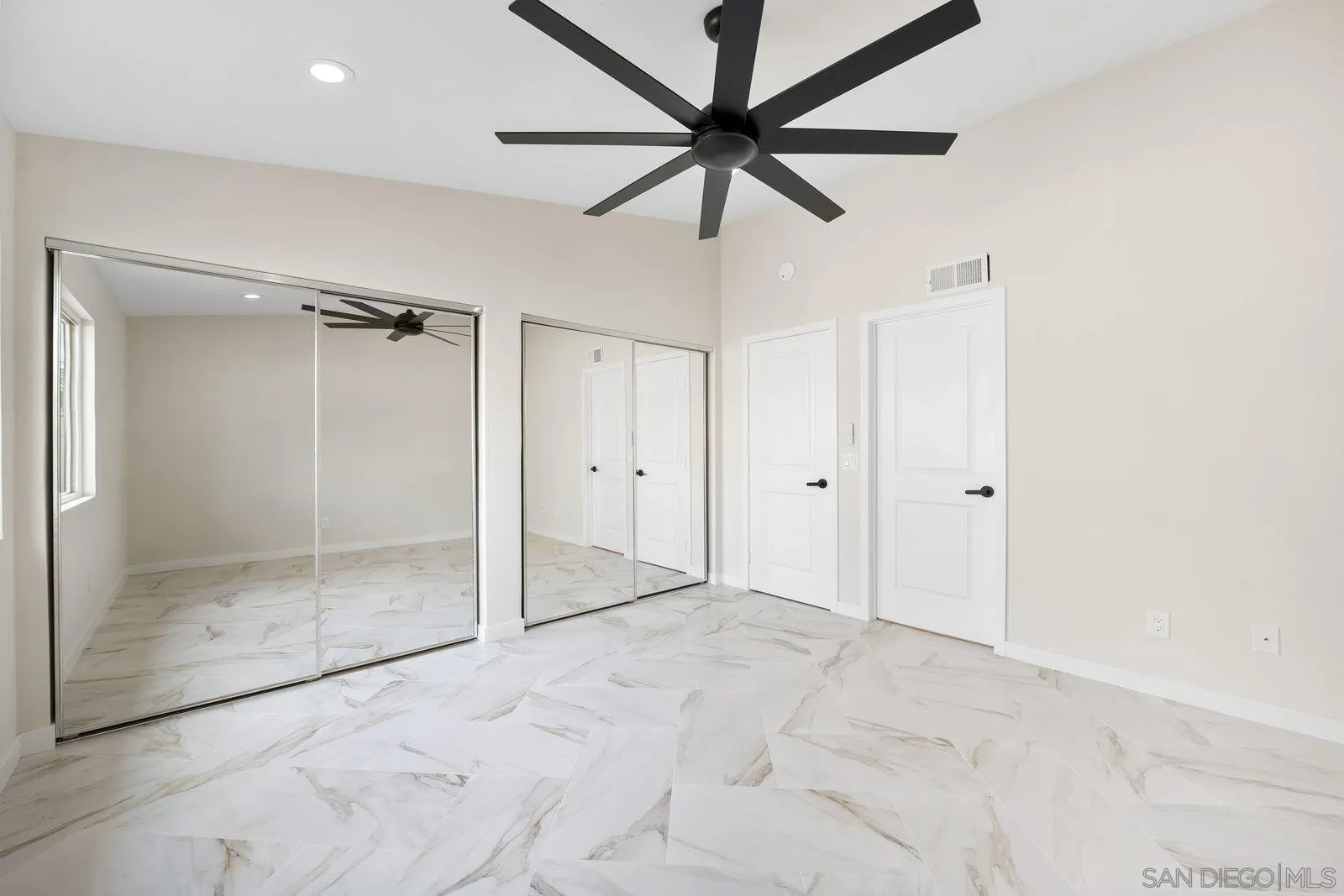 Photo #25: 250036537 Listing: Photo #25