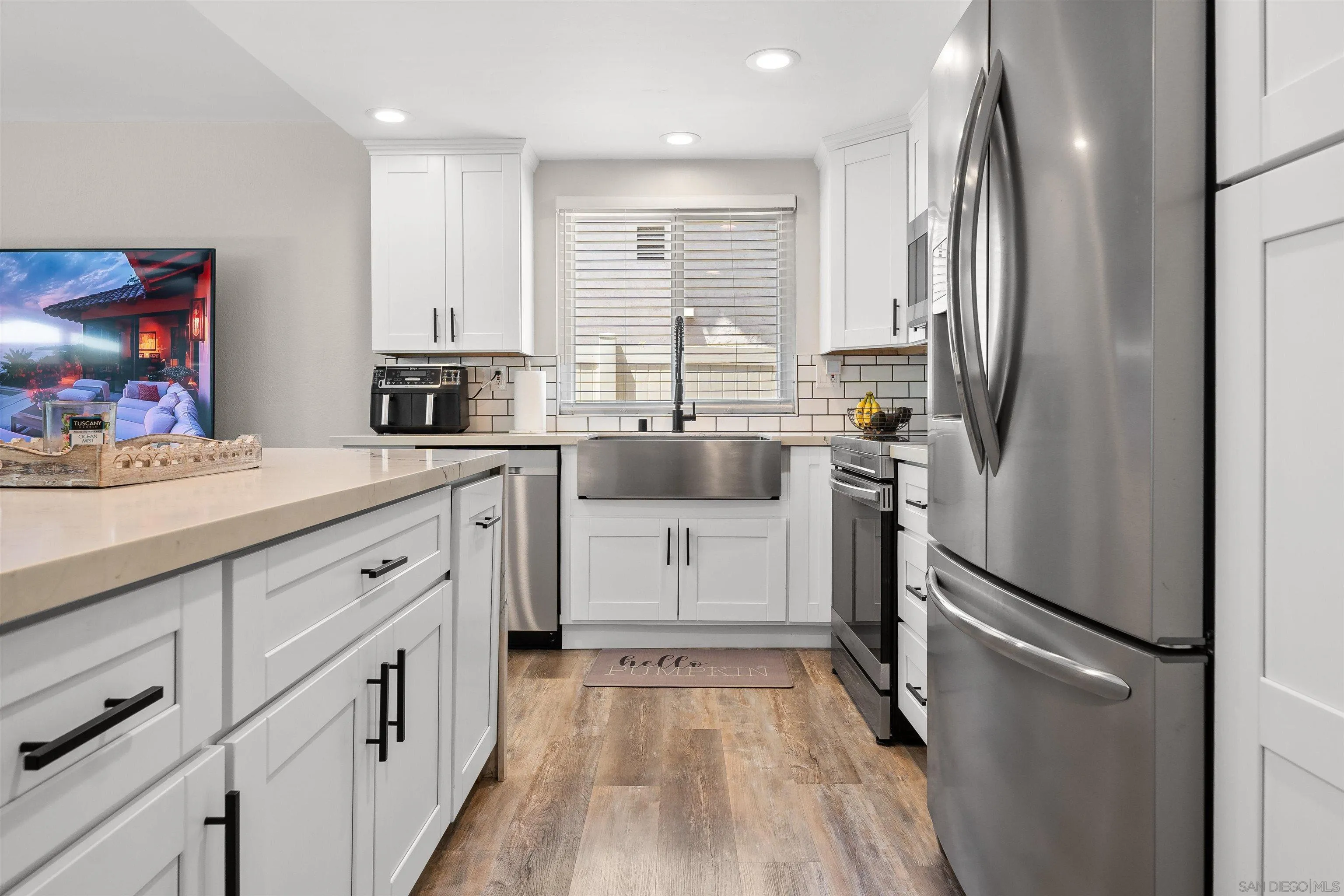 https://cdn.realtyfeed.com/cdn/127/250036538/74bd7d029bb43b19ff0fc93ef98cb167.webp