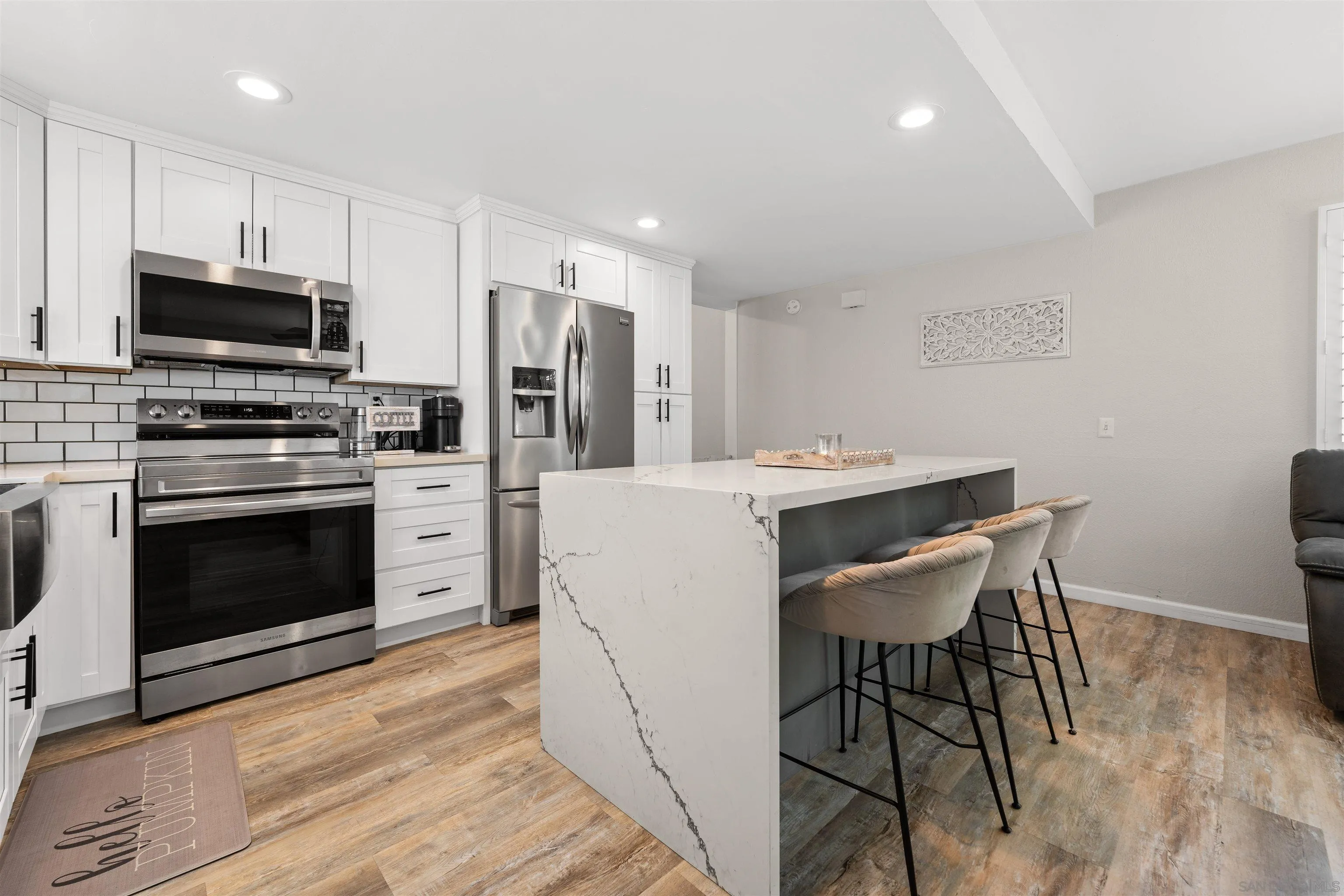 https://cdn.realtyfeed.com/cdn/127/250036538/dee8b6bb99558c96d9708e2e92dfcfa1.webp