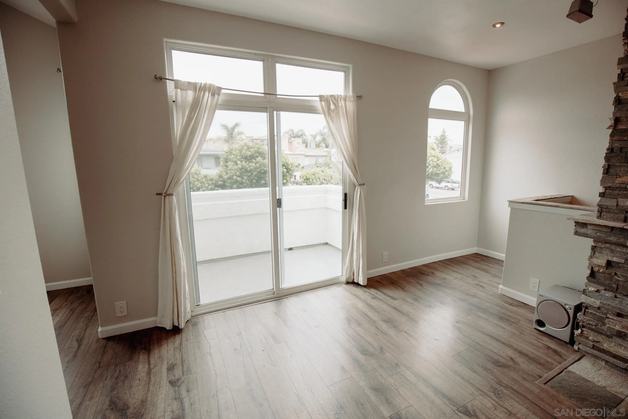 https://cdn.realtyfeed.com/cdn/127/250036539/3c3d98257ba4b8659a10191eddfcad09.webp