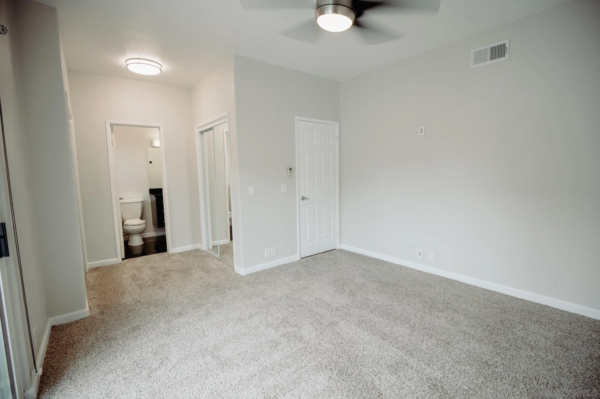 https://cdn.realtyfeed.com/cdn/127/250036539/567f37a6ca6c2b9f6e063365eeb8a4af.webp