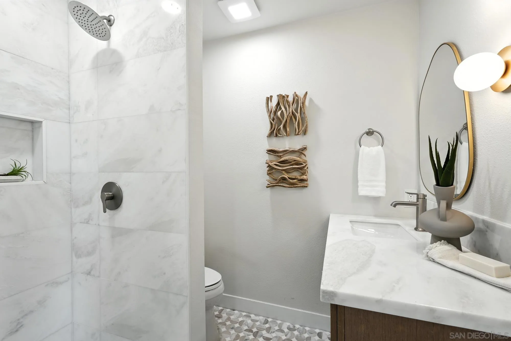 https://cdn.realtyfeed.com/cdn/127/250036545/5335d582be7c40c30d8b3041932bcf84.webp