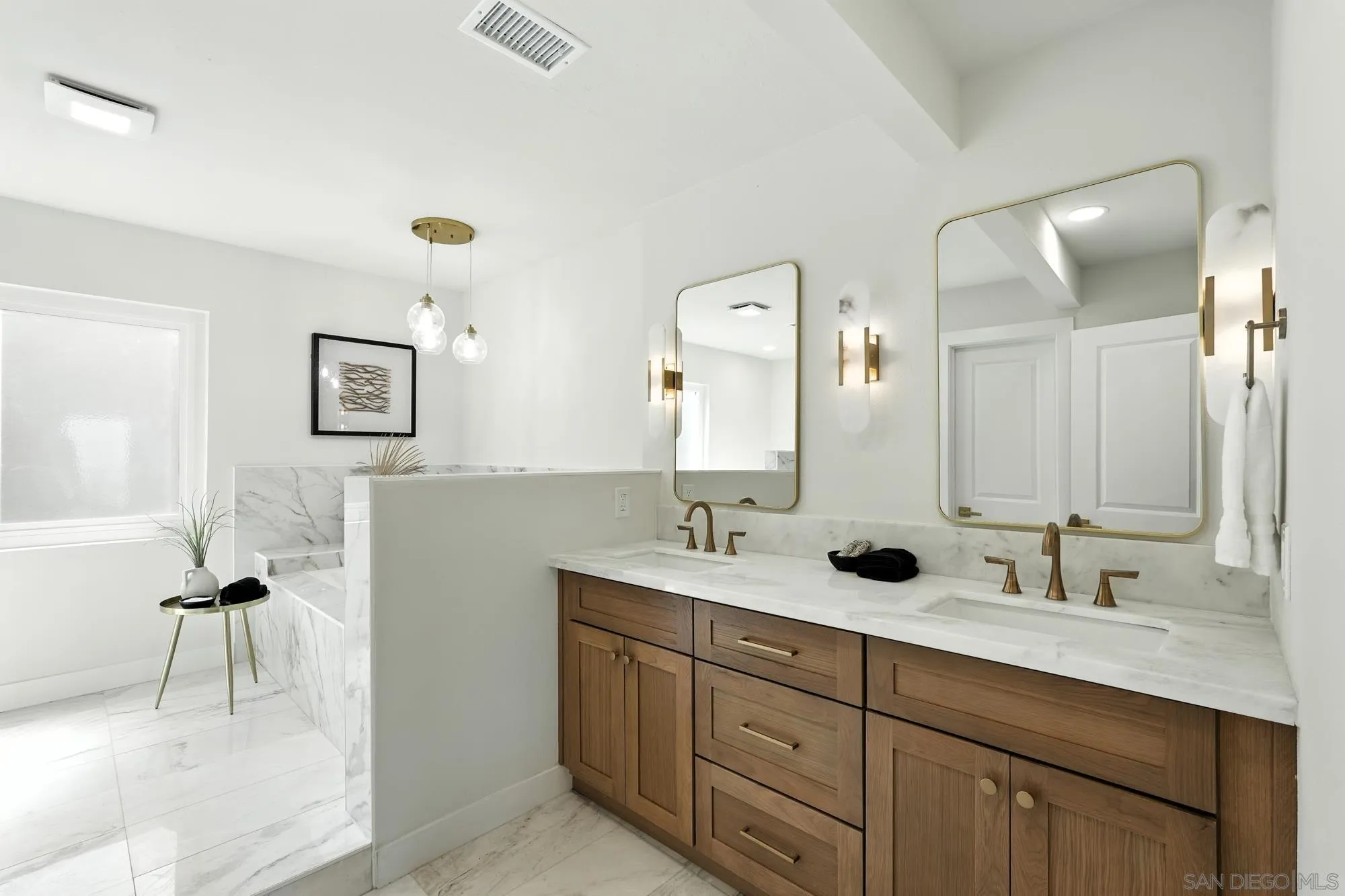 https://cdn.realtyfeed.com/cdn/127/250036545/60f462cf8d660bf4979def6dd1b4eb7d.webp