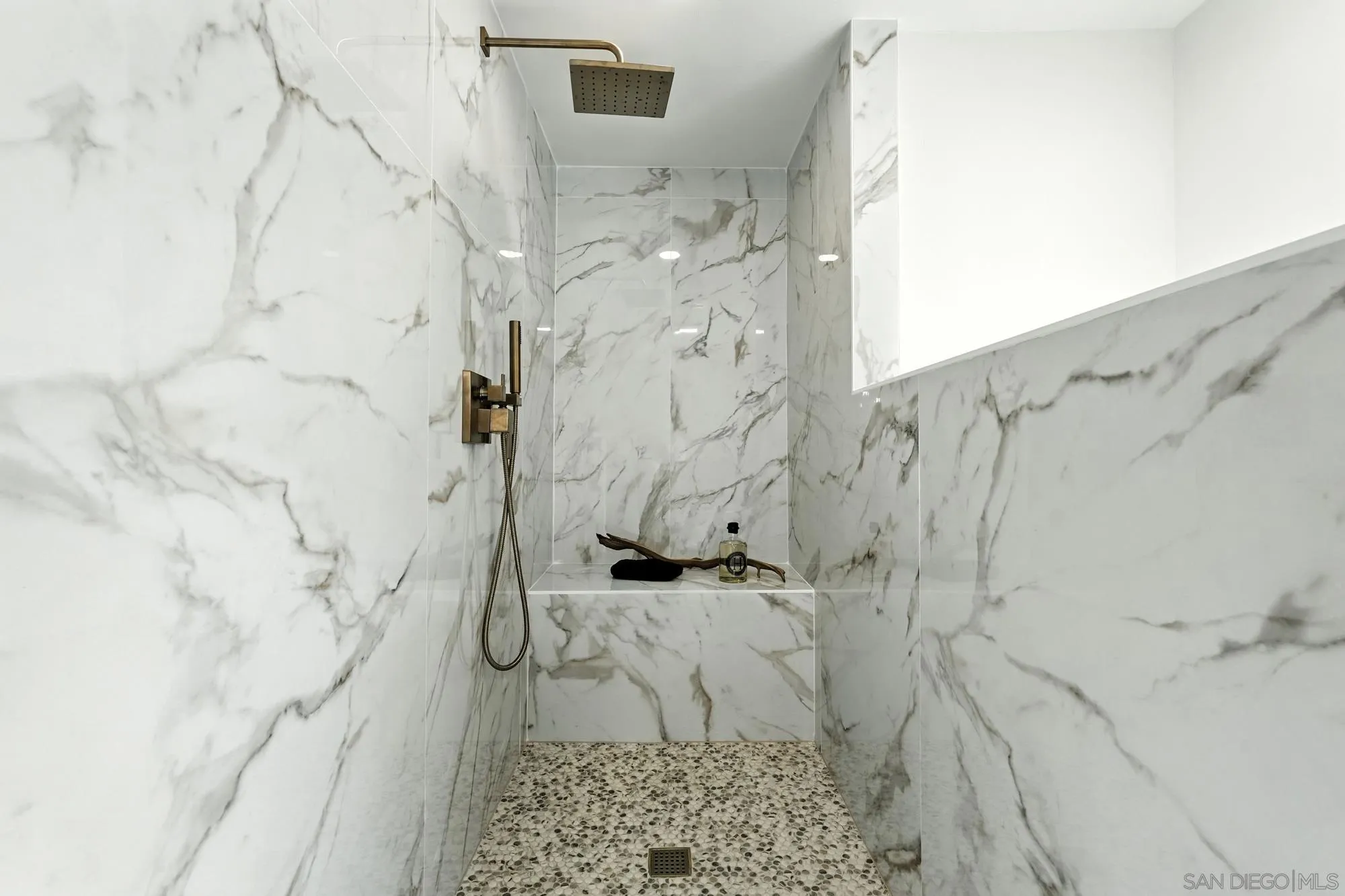 https://cdn.realtyfeed.com/cdn/127/250036545/a5f9f01c177a45093a186fed0659ddce.webp