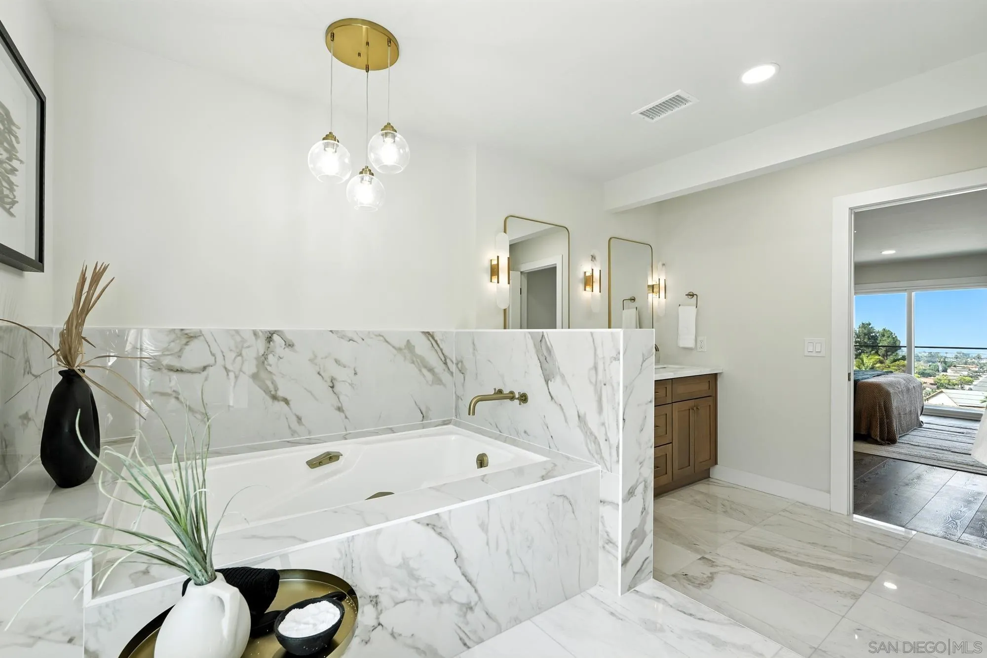 https://cdn.realtyfeed.com/cdn/127/250036545/dbf672d6e647737d7d80fe9b8fd5cf66.webp