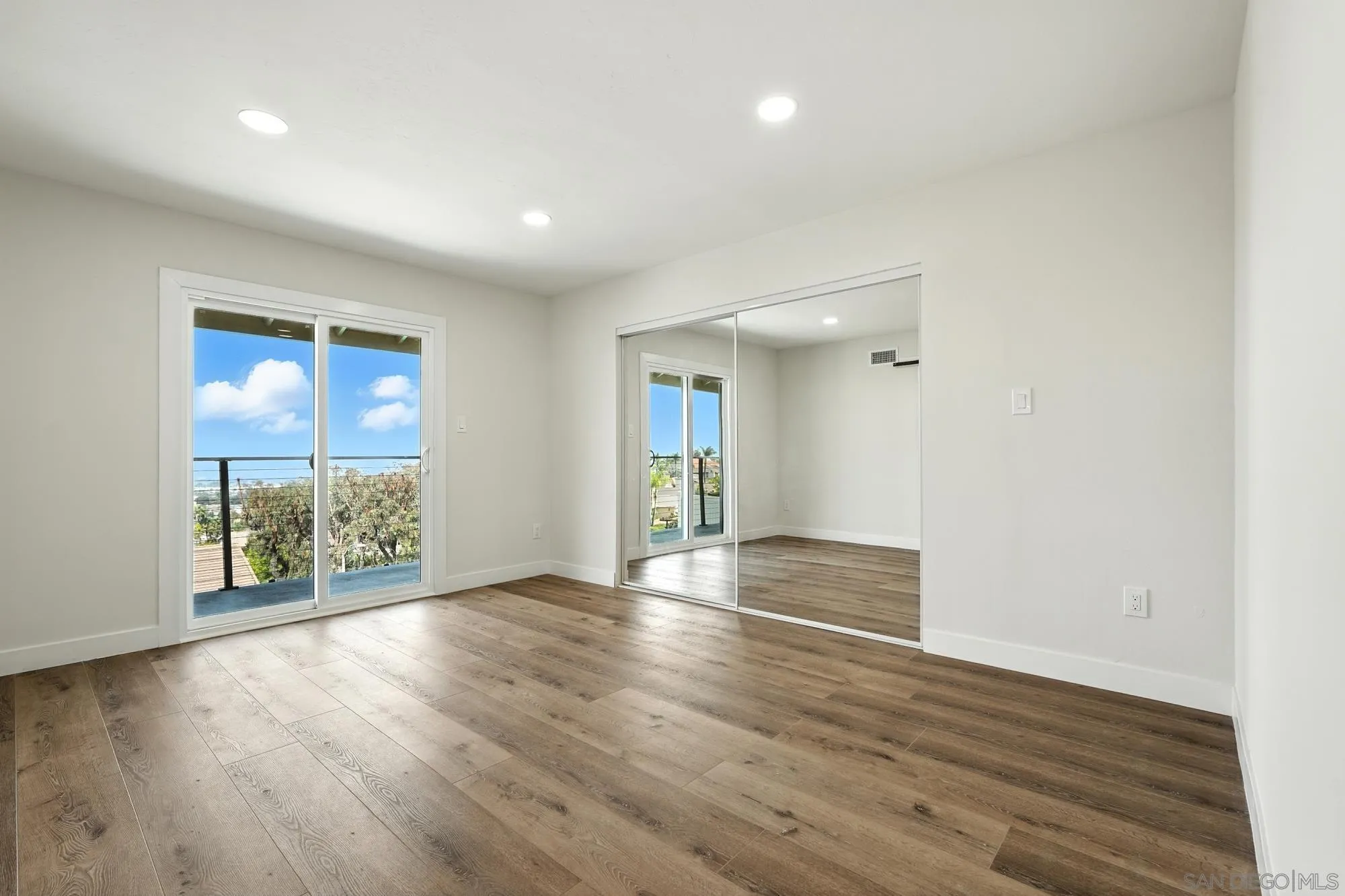 https://cdn.realtyfeed.com/cdn/127/250036545/ed88d3867885ef74c6e7f5ec36bb7a84.webp