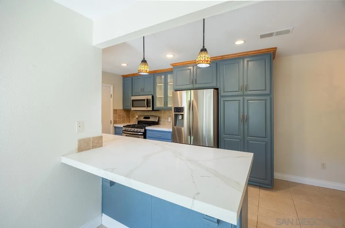 https://cdn.realtyfeed.com/cdn/127/250036547/1cda500c0e11a882015d65ba4d991985.webp