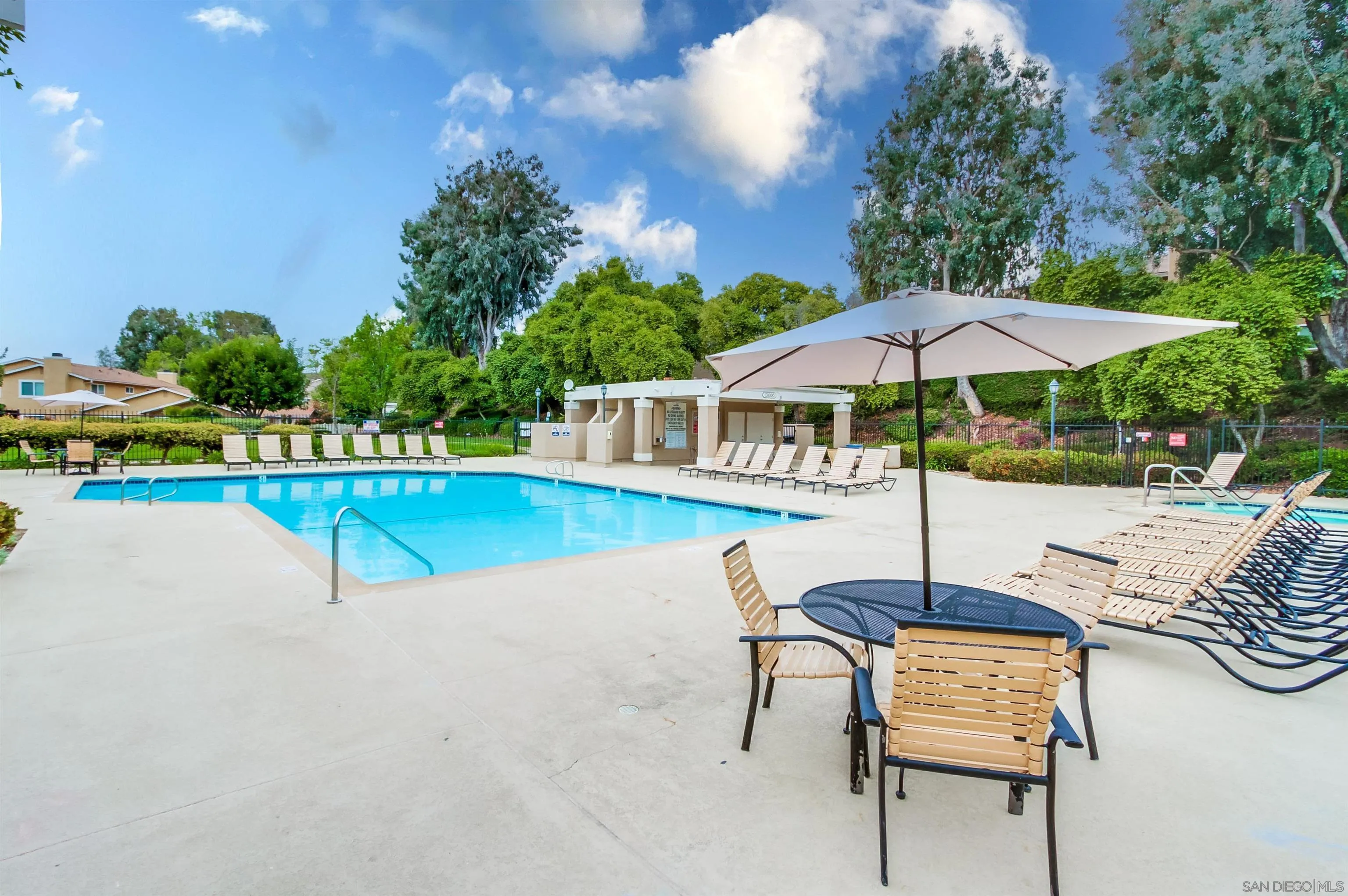 https://cdn.realtyfeed.com/cdn/127/250036547/80cd15737a06d8a90b55cc402a752e17.webp