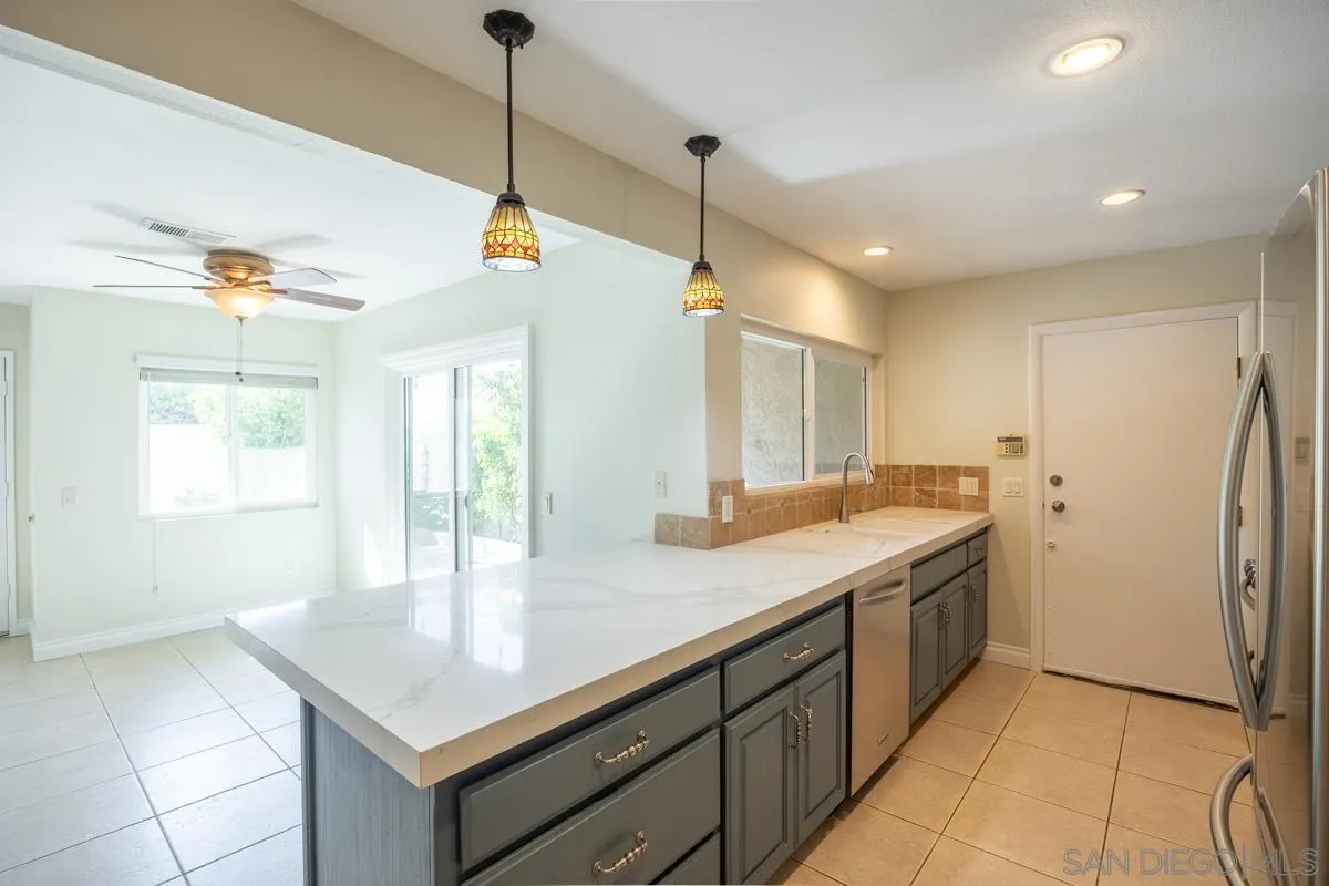 https://cdn.realtyfeed.com/cdn/127/250036547/da29d2567d71dd1940d02411d9efe83b.webp