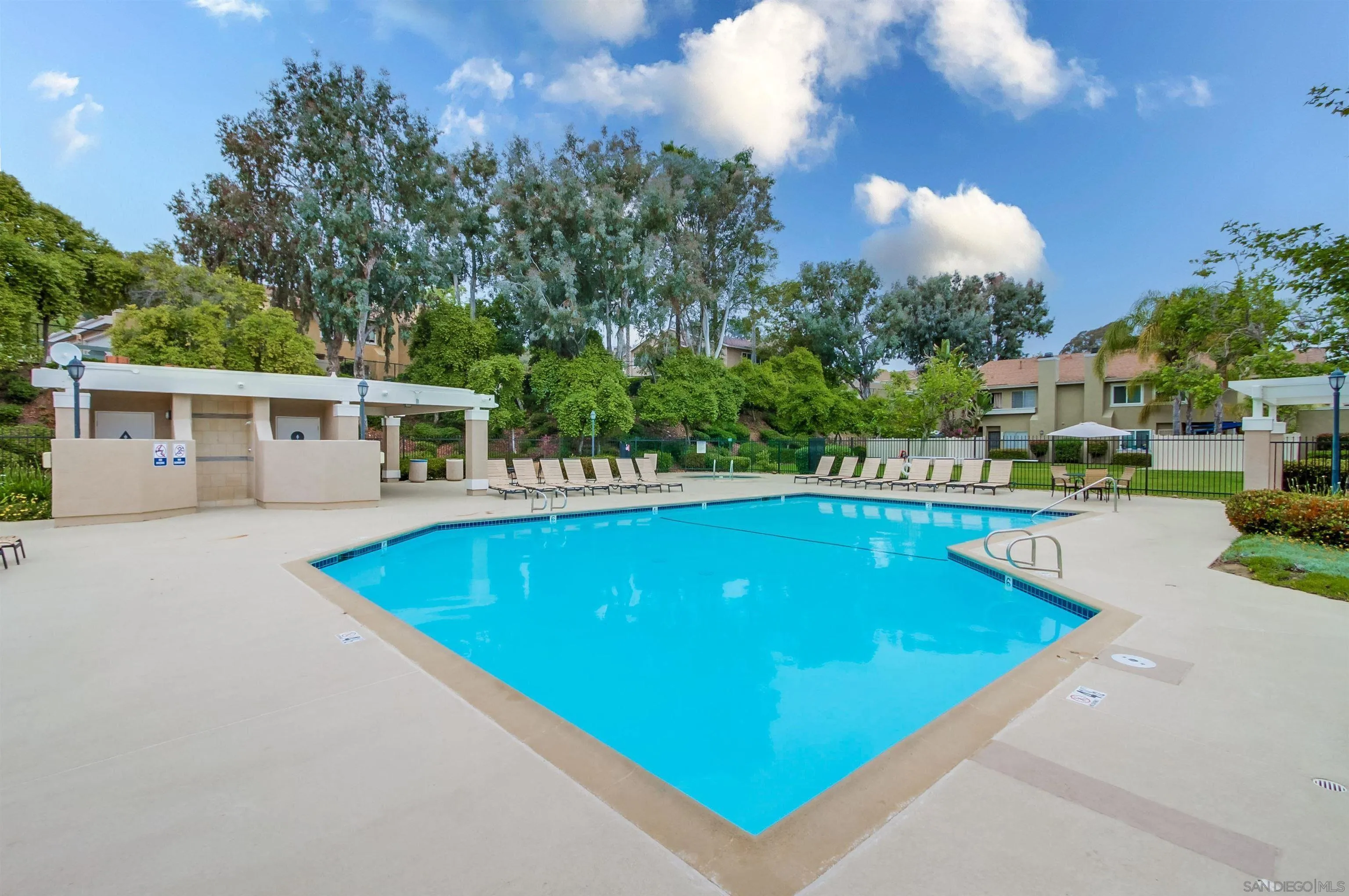 https://cdn.realtyfeed.com/cdn/127/250036547/f9047a58e41a8b6997b3cc7daae00ba4.webp