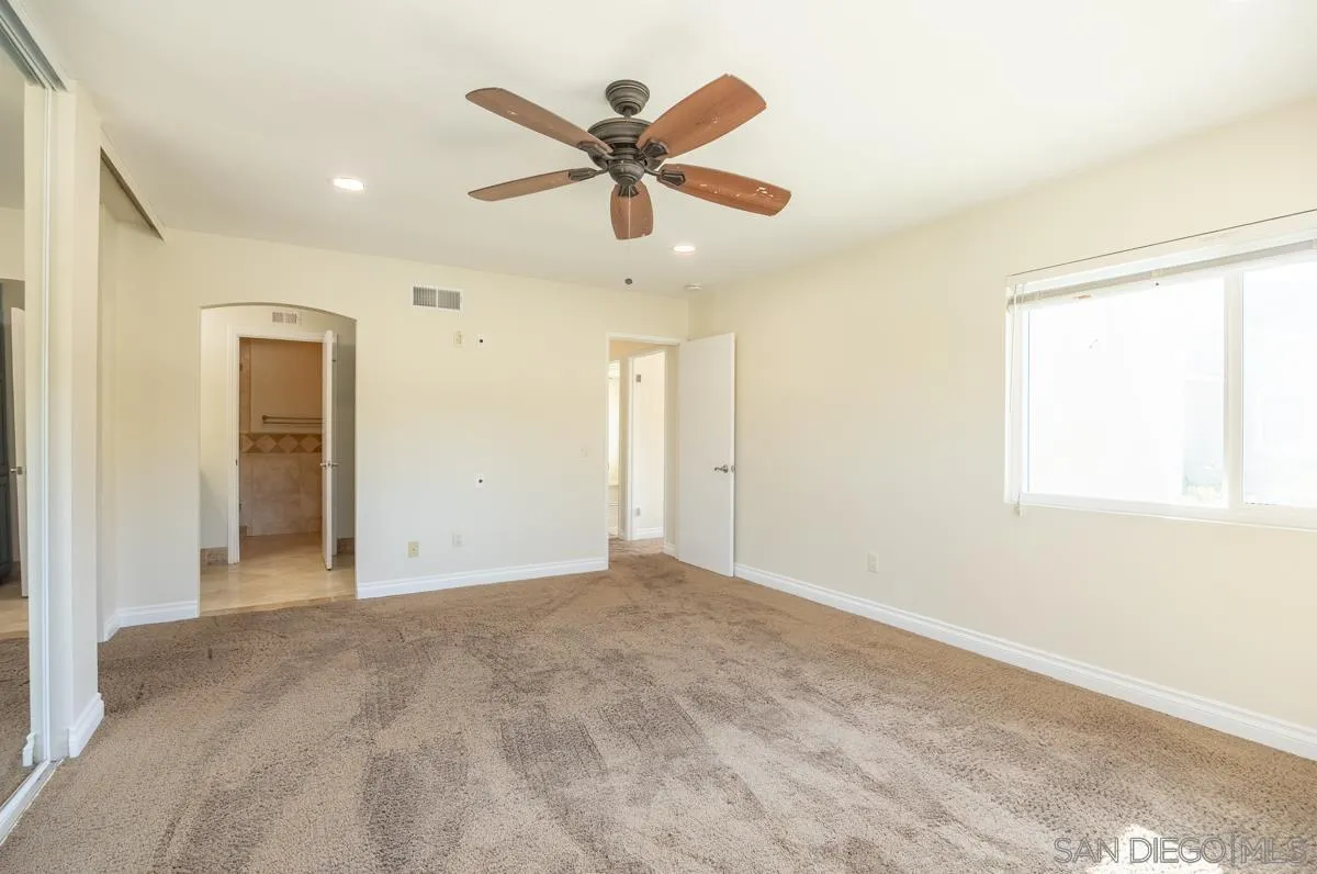 https://cdn.realtyfeed.com/cdn/127/250036547/fb7d1f93526a2e7d88d3c526e1b1babe.webp