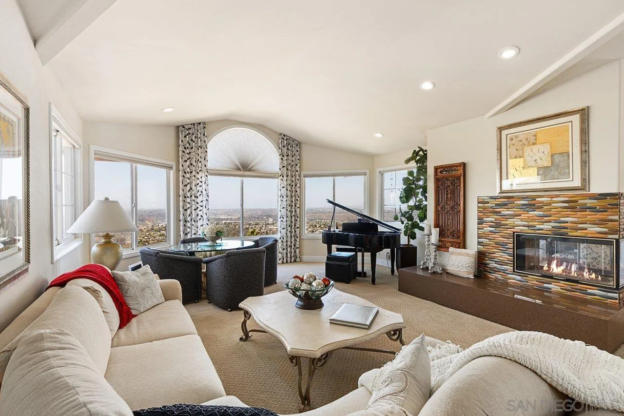 https://cdn.realtyfeed.com/cdn/127/250036548/3d4096b487db8969e9596ac6448b135c.webp