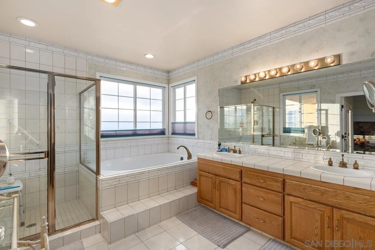 https://cdn.realtyfeed.com/cdn/127/250036548/95b83fe864307fe671d08d066da24034.webp
