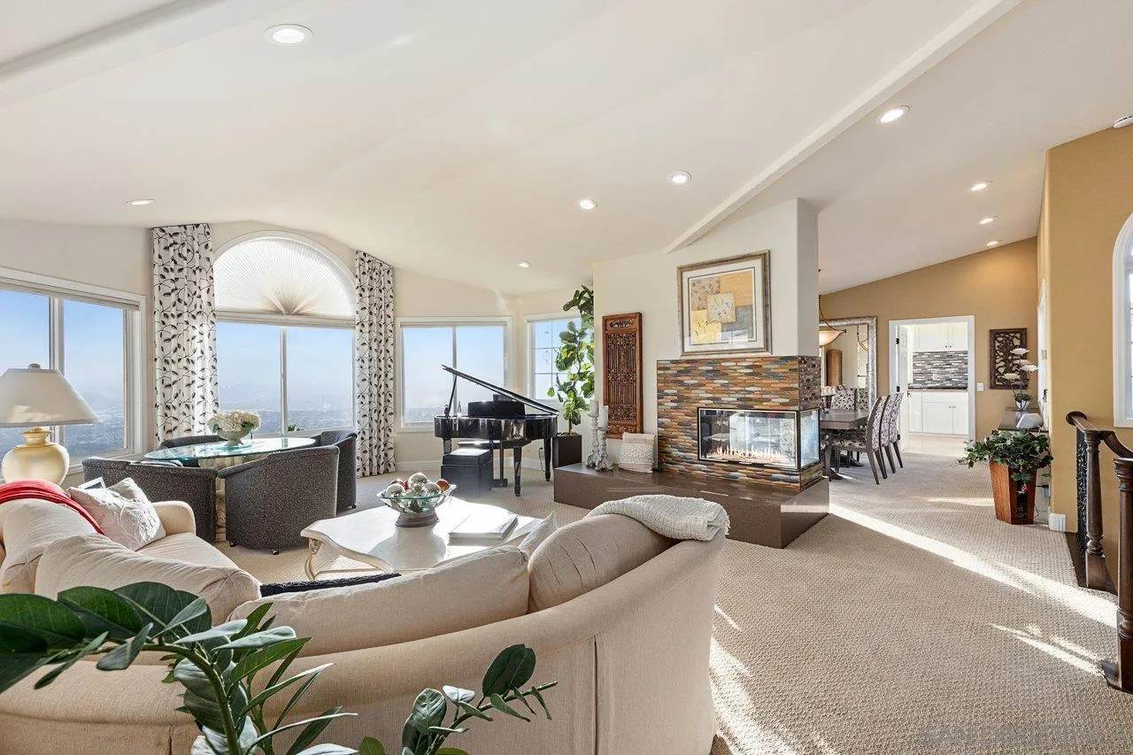 https://cdn.realtyfeed.com/cdn/127/250036548/b8fdf0b8c2975521c14873f4a5a63f5d.webp