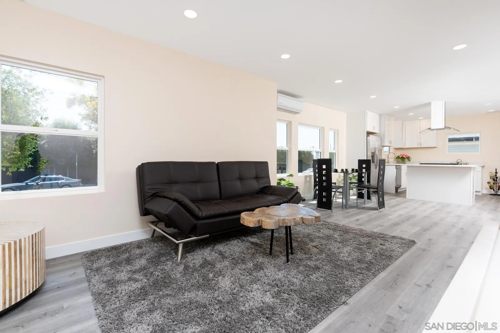 https://cdn.realtyfeed.com/cdn/127/250036549/732011bde17613b51ca226301858d1a6.webp