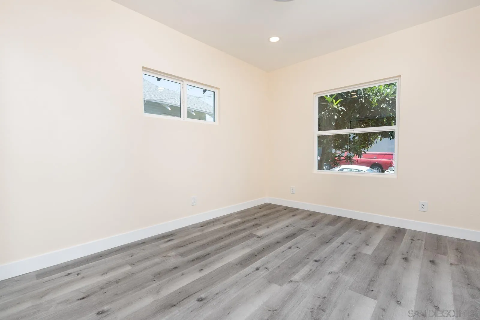 https://cdn.realtyfeed.com/cdn/127/250036549/a306bec1829336bd79ee9ba87e002d24.webp