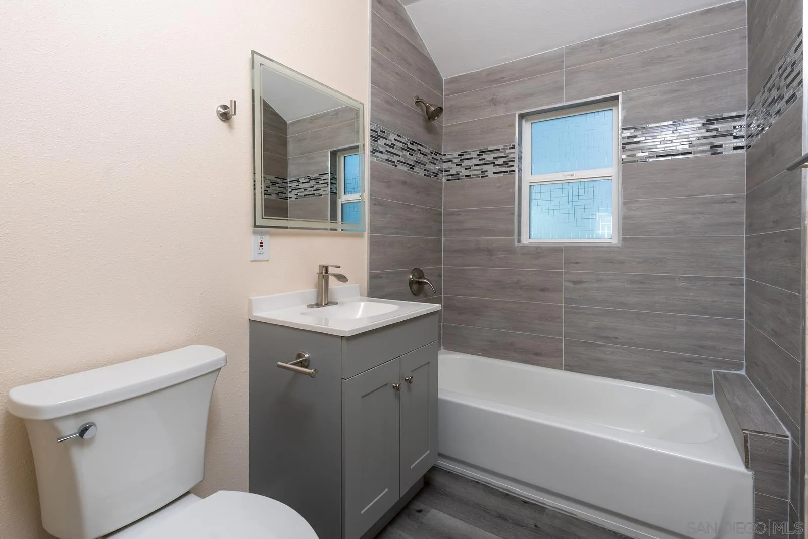 https://cdn.realtyfeed.com/cdn/127/250036549/bedabe3667629c521812404090a32b0d.webp